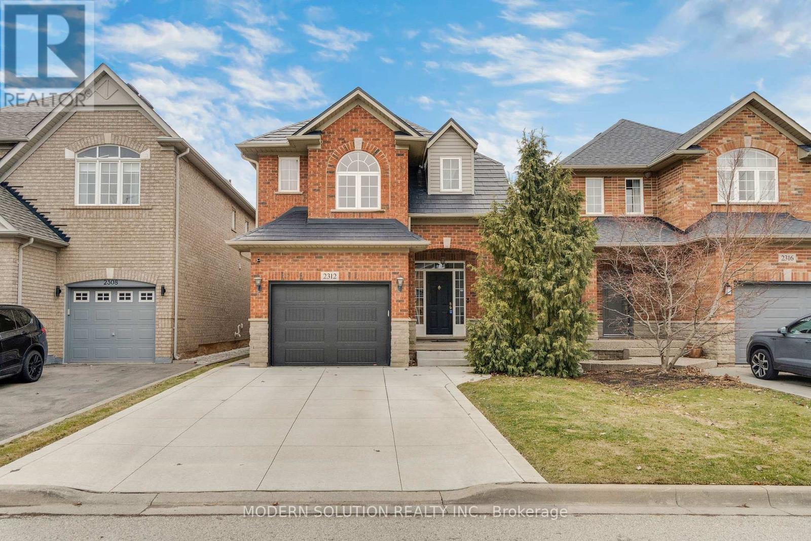 2312 Foxfield Road, Oakville, Ontario  L6M 4C9 - Photo 2 - W12890142