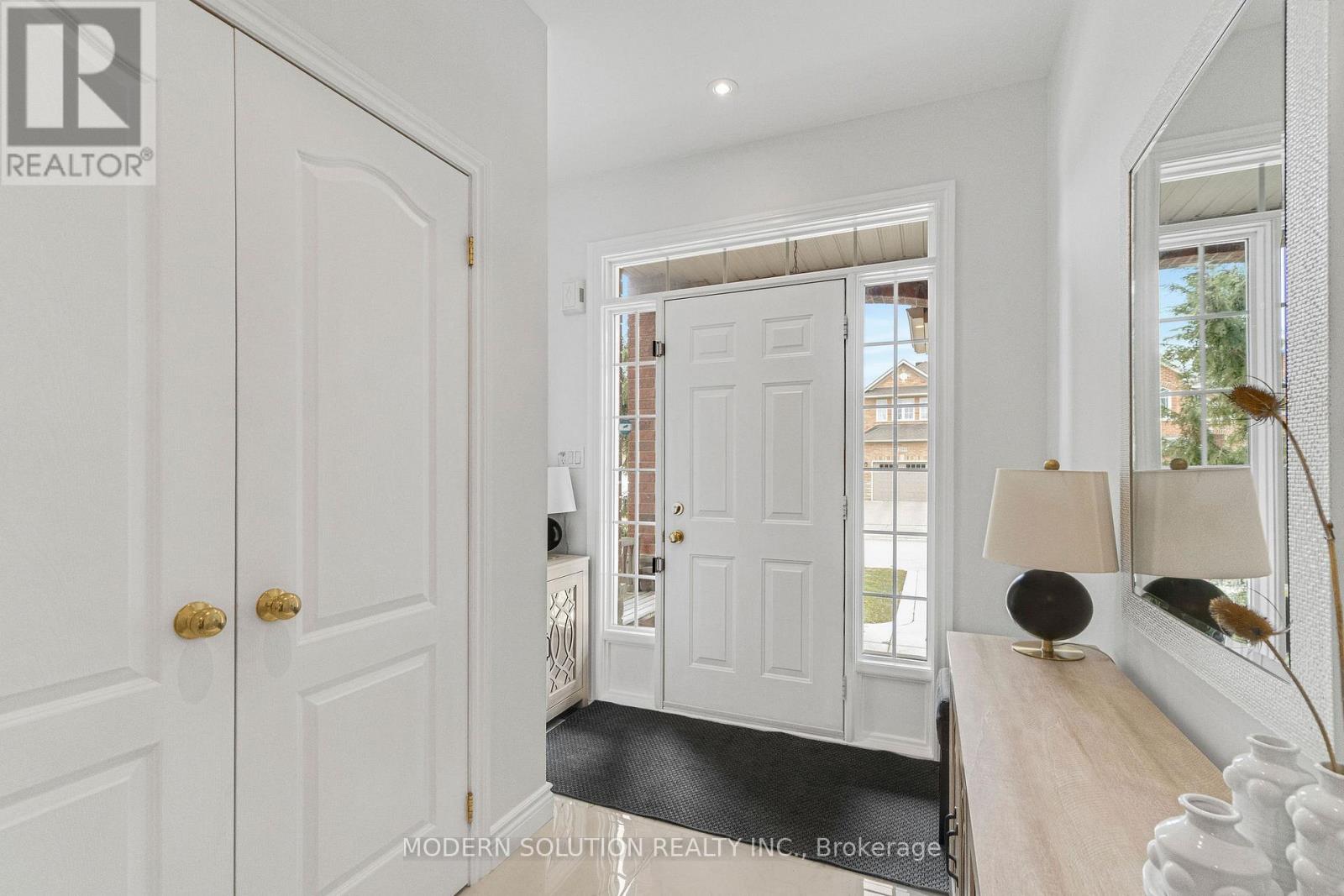 2312 Foxfield Road, Oakville, Ontario  L6M 4C9 - Photo 6 - W12890142