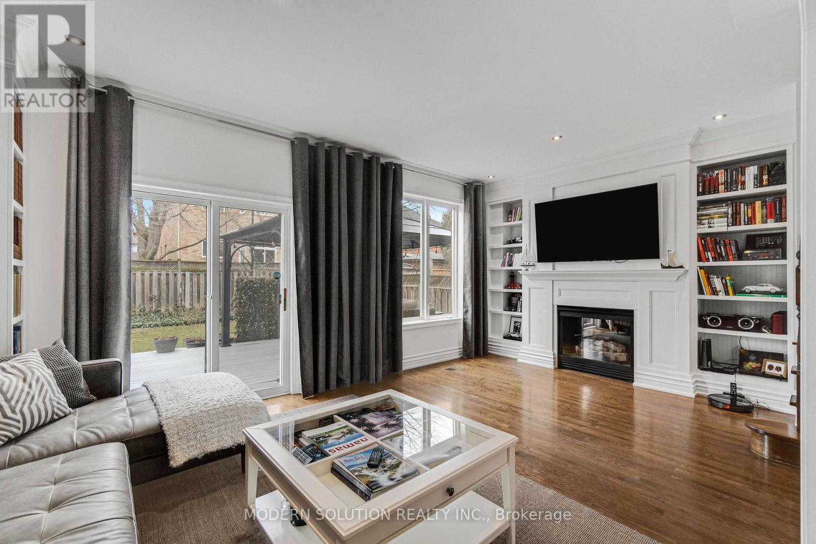 2312 Foxfield Road, Oakville, Ontario  L6M 4C9 - Photo 9 - W12890142