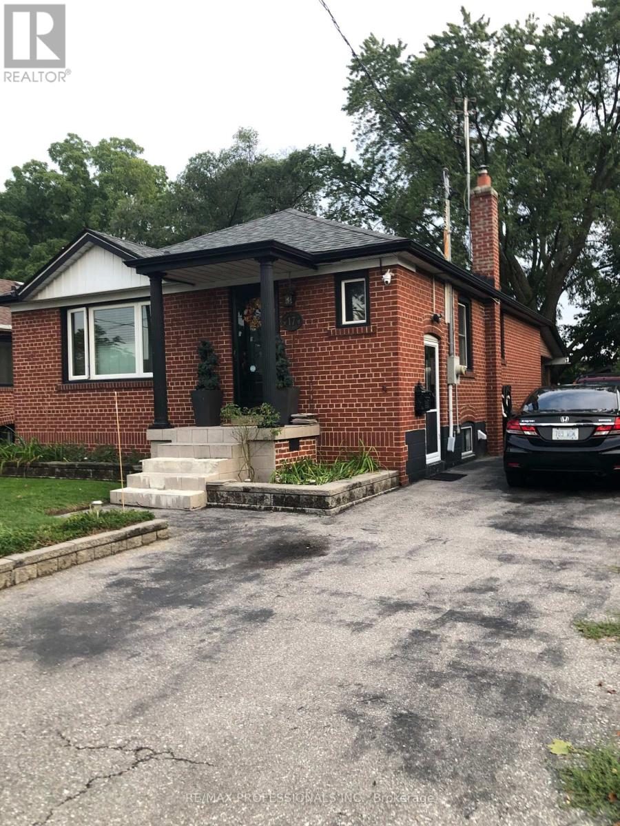 17 SILVERCREST AVENUE, Toronto, Ontario