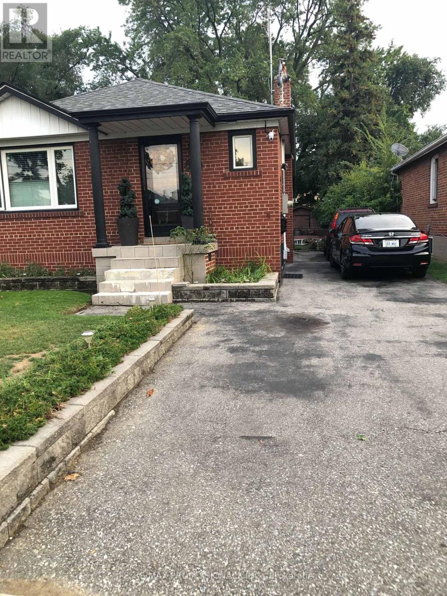 17 Silvercrest Avenue, Toronto, Ontario  M8W 2S3 - Photo 2 - W12890186