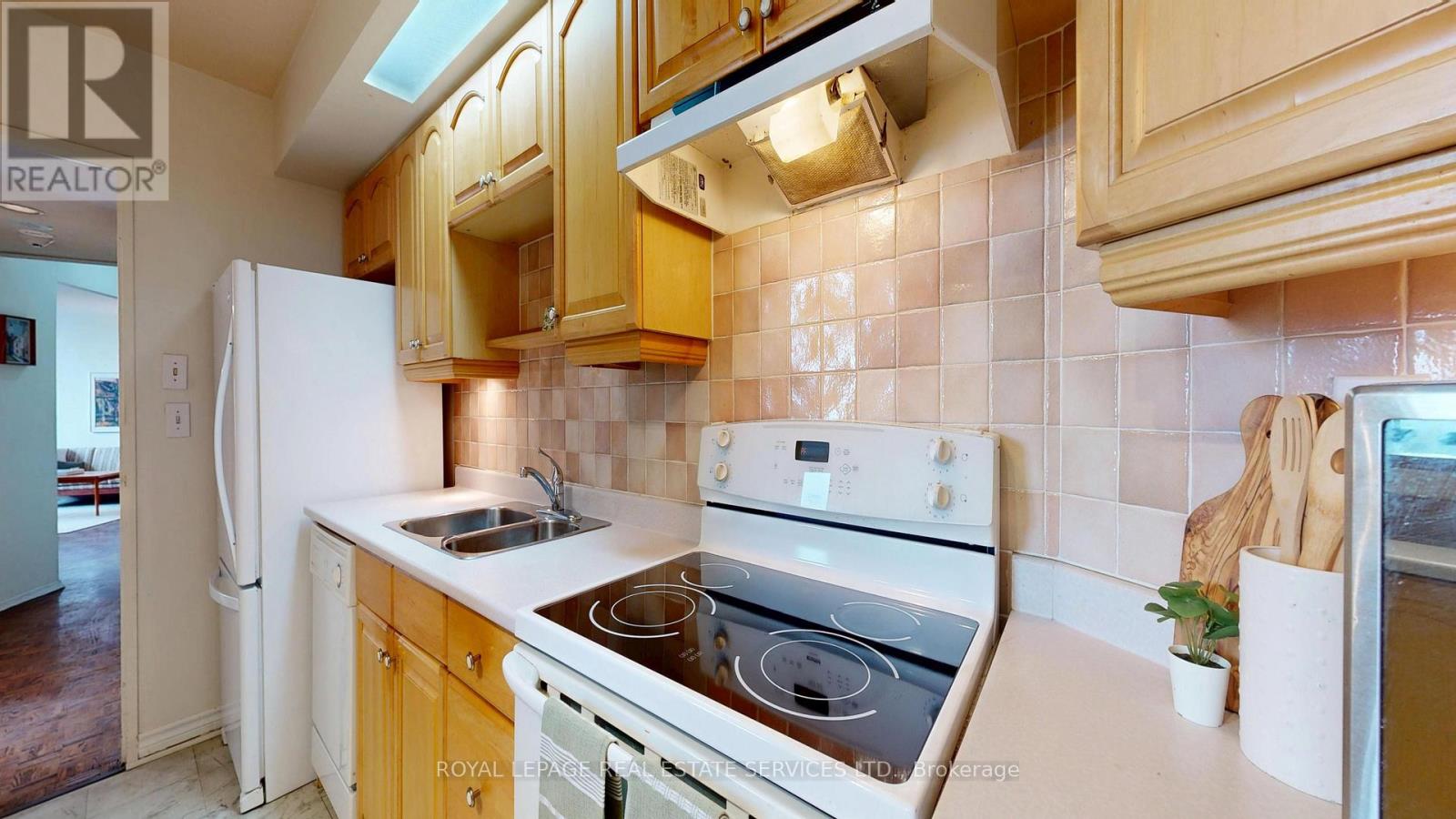 B1 - 284 Mill Road, Toronto, Ontario  M9C 4W6 - Photo 38 - W12890190