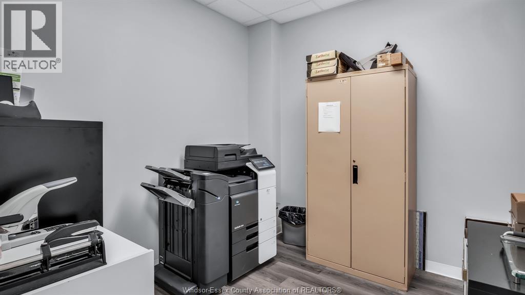 484 Pelissier Street, Windsor, Ontario  N9A 4K9 - Photo 9 - 26005531