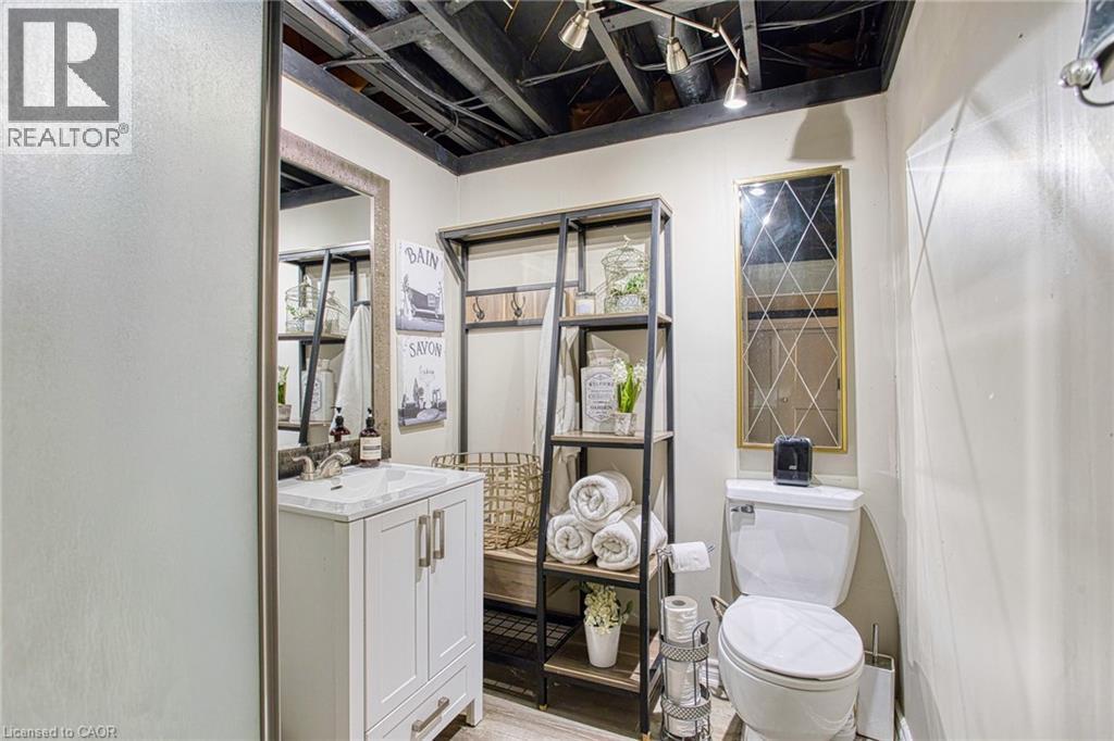 4504 Queensway Gardens, Niagara Falls, Ontario  L2E 6P7 - Photo 30 - 40812222