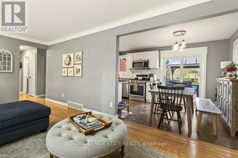 7 Prince Charles Drive, St. Catharines, Ontario  L2N 3Y4 - Photo 8 - X12890202