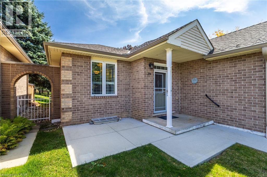 39 Twentyplace Boulevard, Hamilton, Ontario  L0R 1W0 - Photo 3 - 40812539