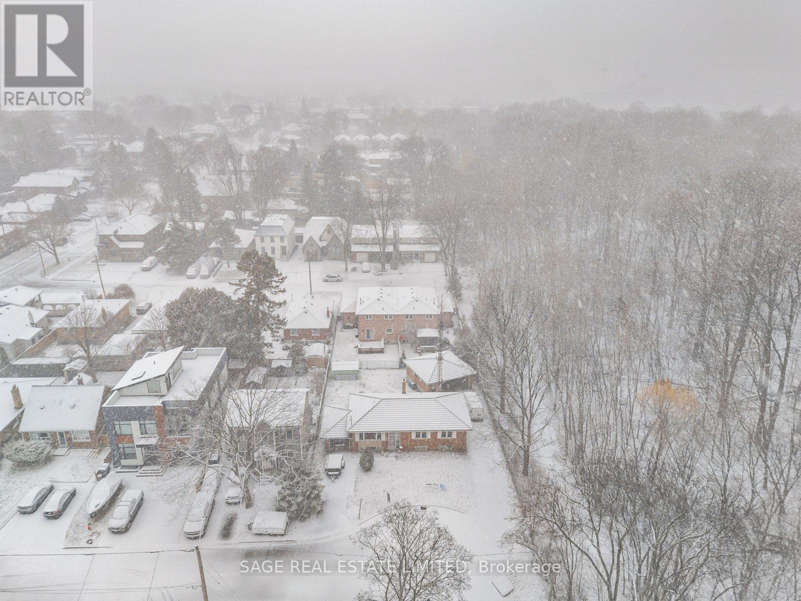 836 Tenth Street, Mississauga, Ontario  L5E 1S6 - Photo 24 - W12881762