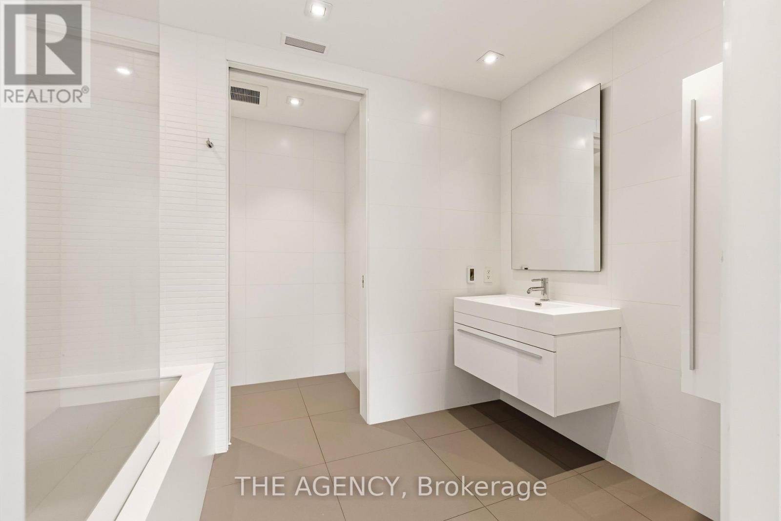 41 Berryman Street, Toronto, Ontario  M5R 1M7 - Photo 11 - C12792910