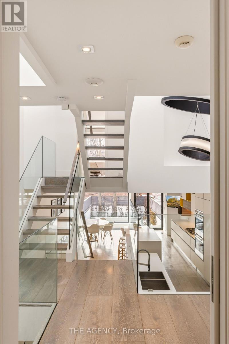 41 Berryman Street, Toronto, Ontario  M5R 1M7 - Photo 8 - C12793222