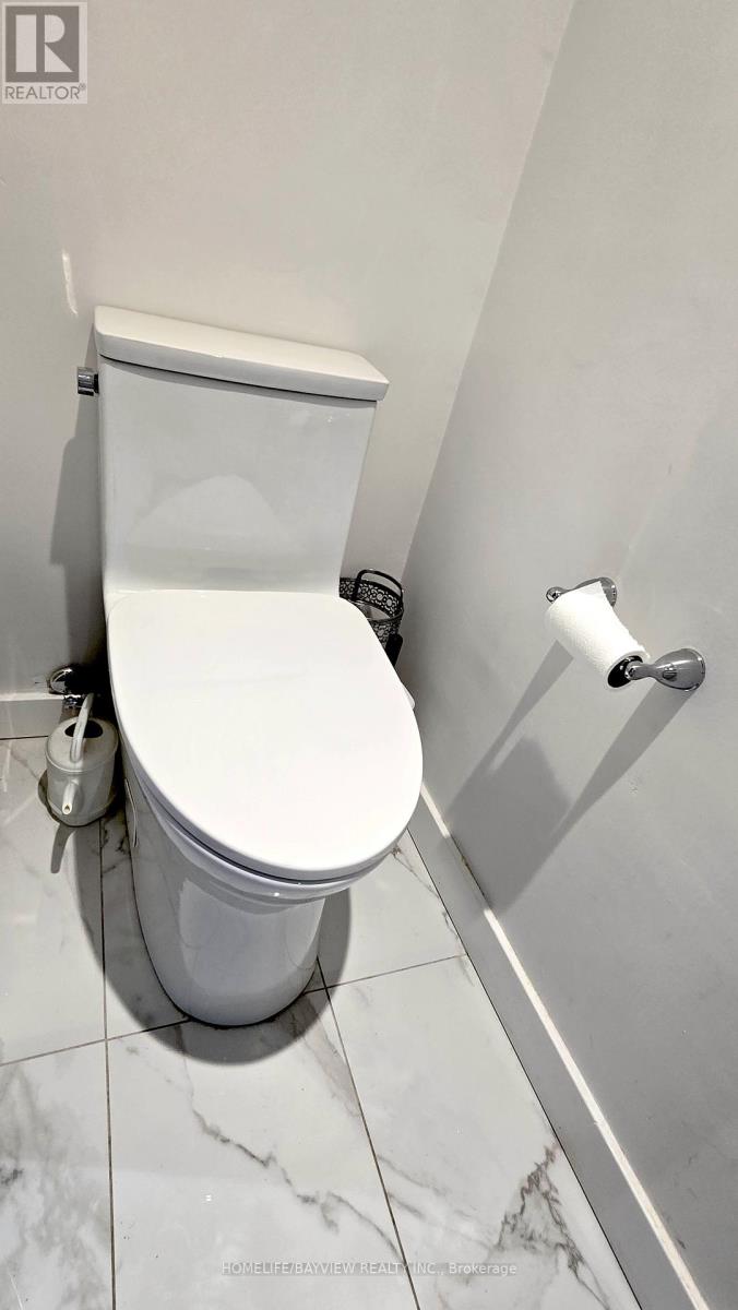 Main & Second Floors - 123 Kersey Crescent, Richmond Hill, Ontario  L4C 5X4 - Photo 16 - N12889936