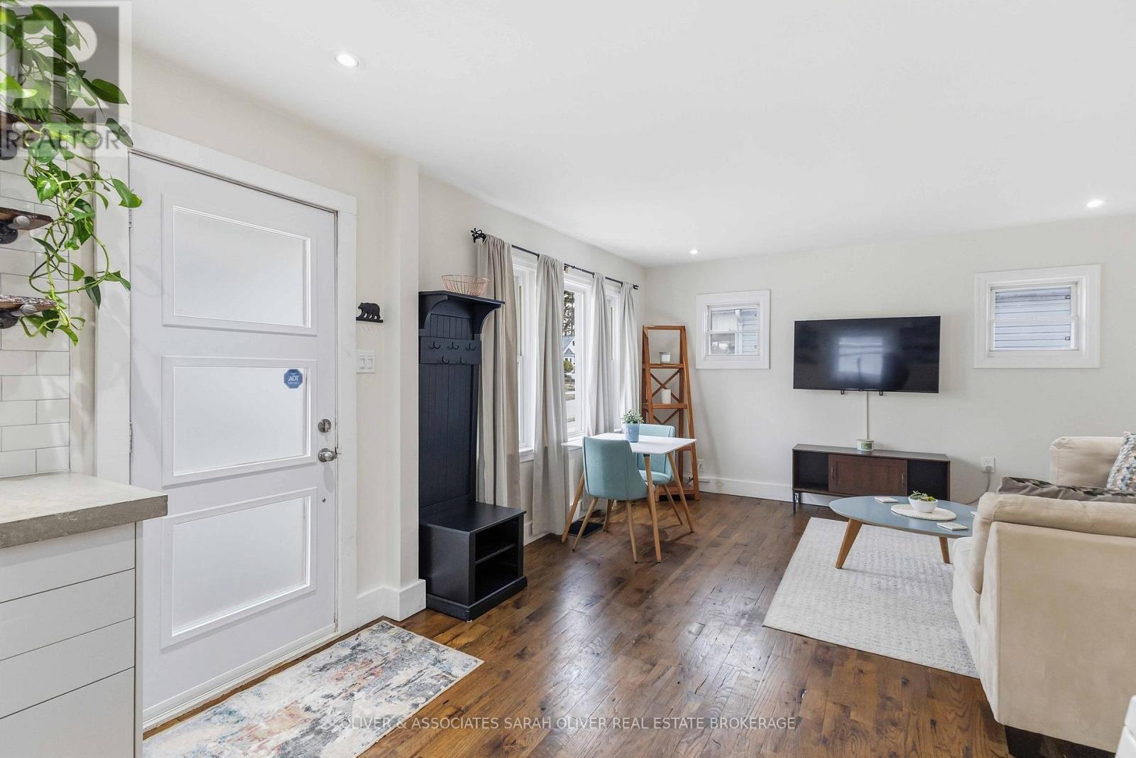 1287 York Street, London East, Ontario  N5W 2V5 - Photo 4 - X12890328