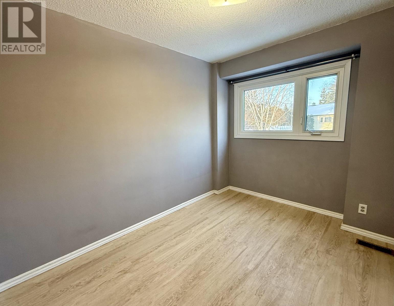 180 Varsity Row, Thunder Bay, Ontario  P7B 5P1 - Photo 10 - TB2600007