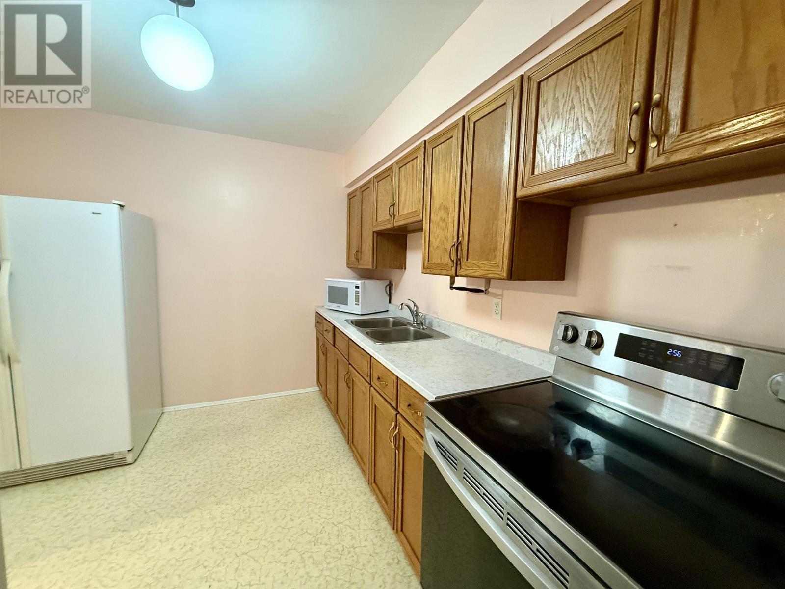 180 Varsity Row, Thunder Bay, Ontario  P7B 5P1 - Photo 4 - TB2600007