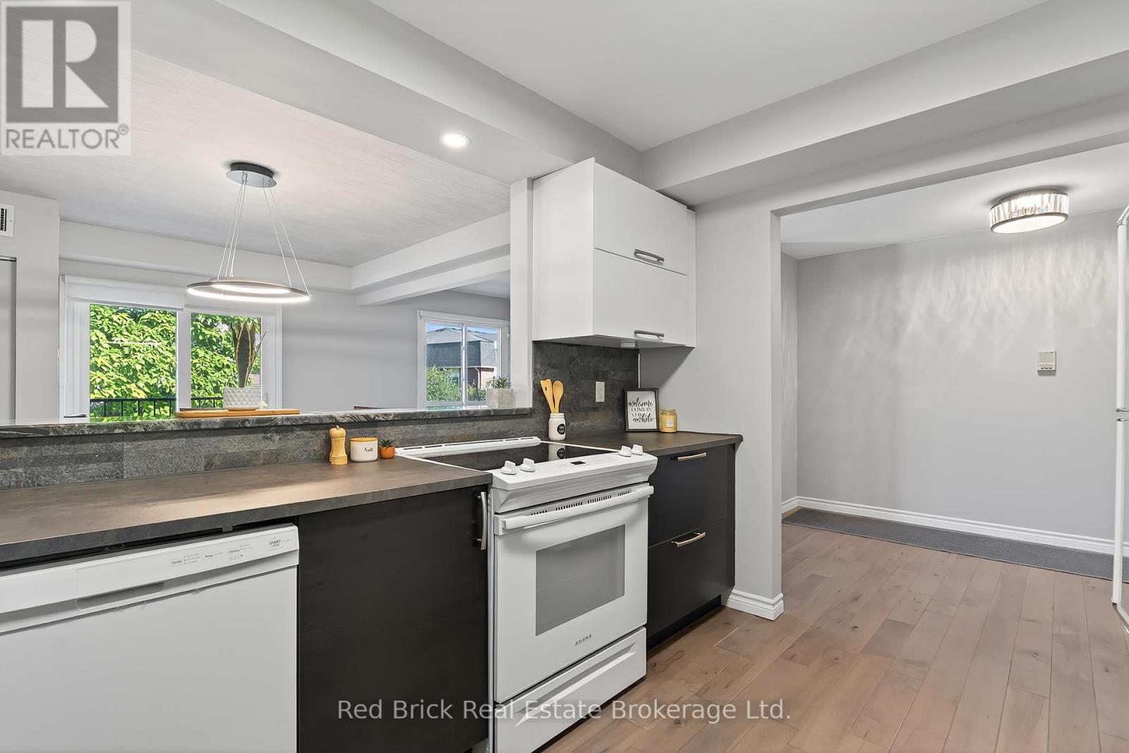 221 - 458 Janefield Avenue, Guelph (Dovercliffe Park/old University), Ontario  N1G 4R8 - Photo 15 - X12400912