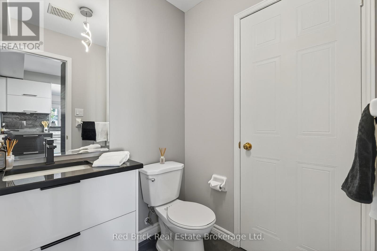 221 - 458 Janefield Avenue, Guelph (Dovercliffe Park/old University), Ontario  N1G 4R8 - Photo 32 - X12400912