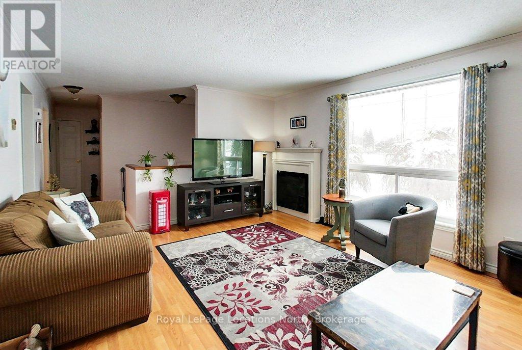 56 Lorne Avenue, Collingwood, Ontario  L9Y 2B7 - Photo 4 - S12890242