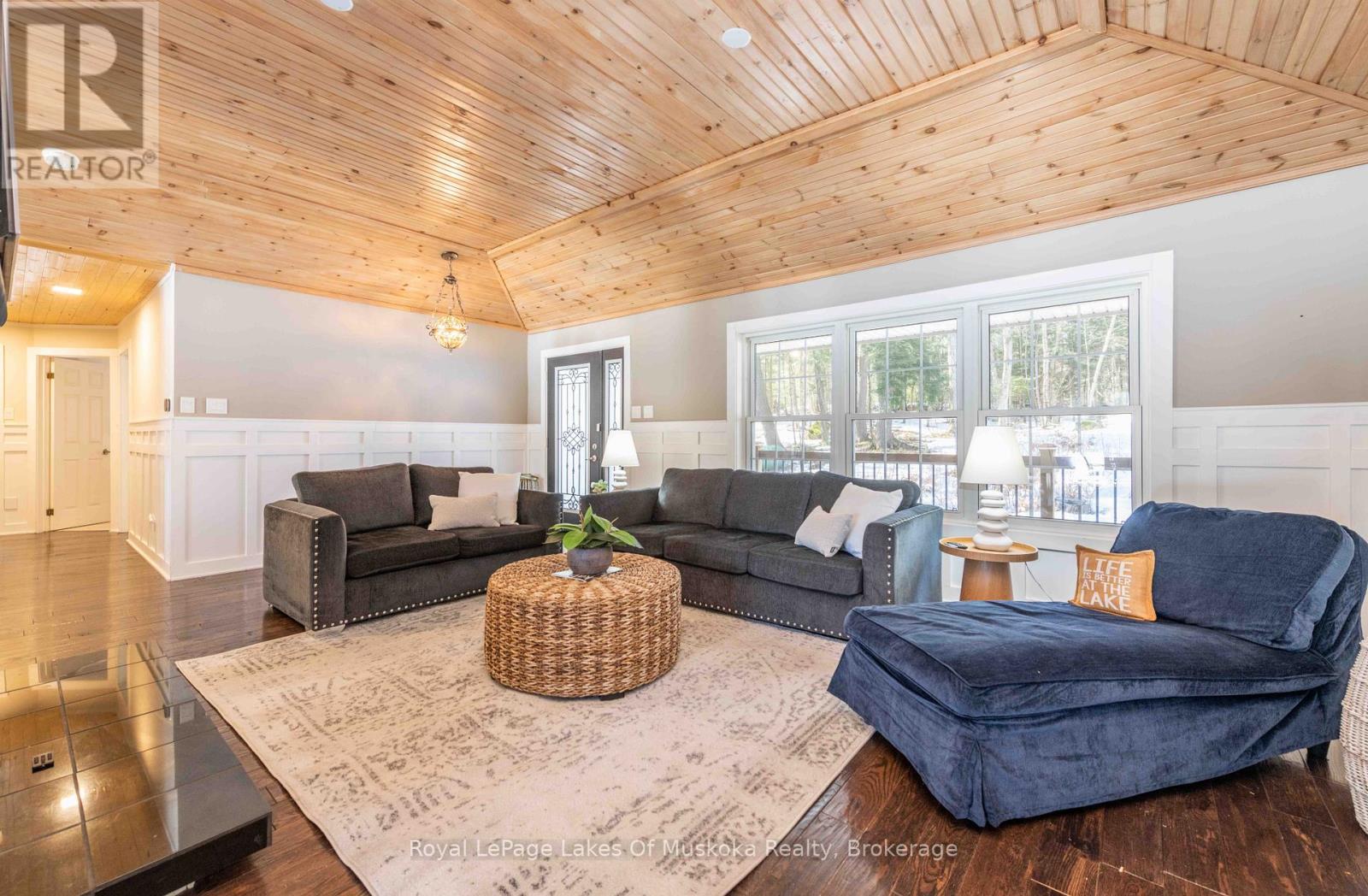 1420 Limberlost Road, Lake Of Bays (Sinclair), Ontario  P1H 2J6 - Photo 5 - X12890232