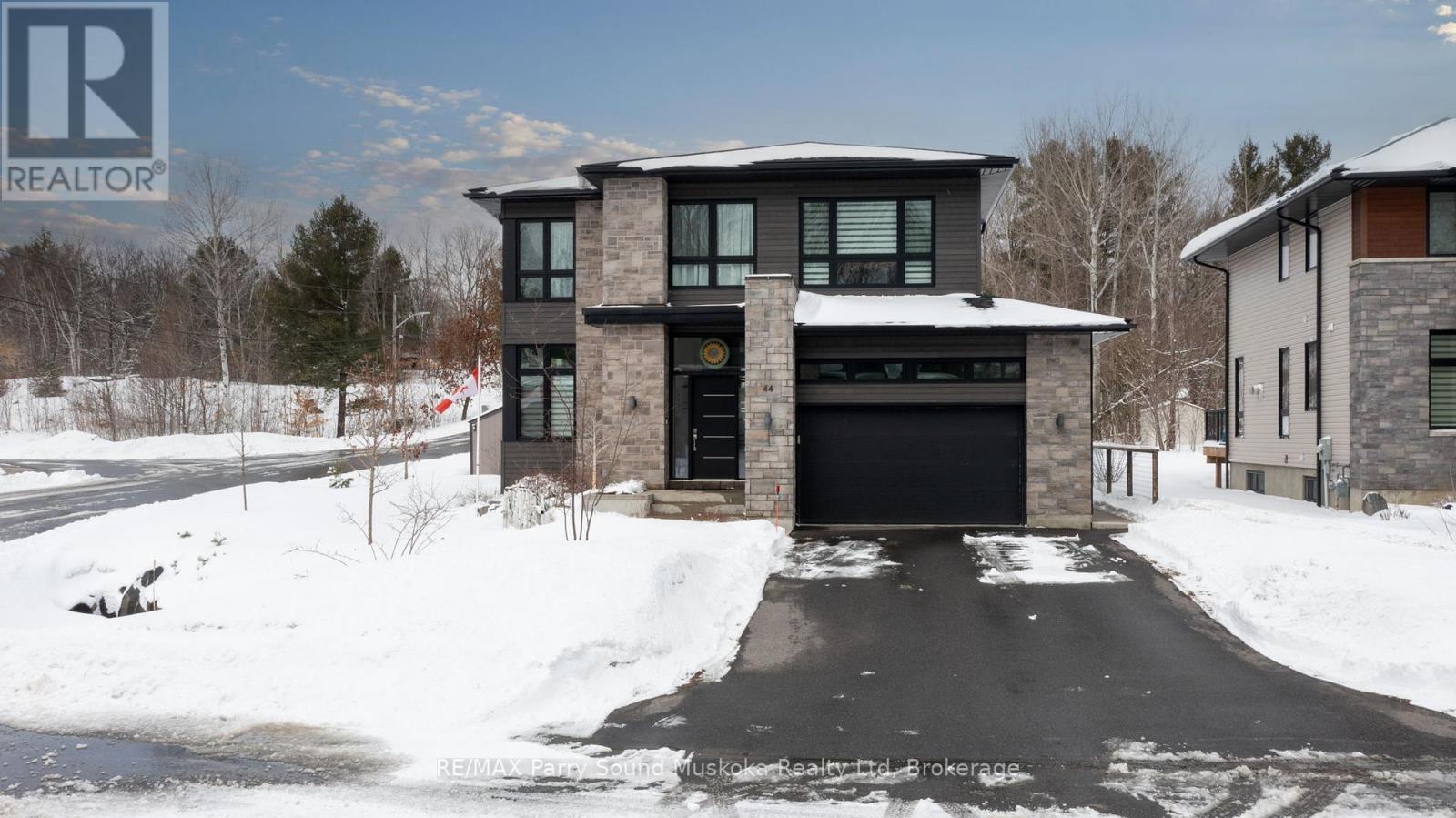 44 Dennis Drive, Parry Sound, Ontario  P2A 0E6 - Photo 34 - X12890258