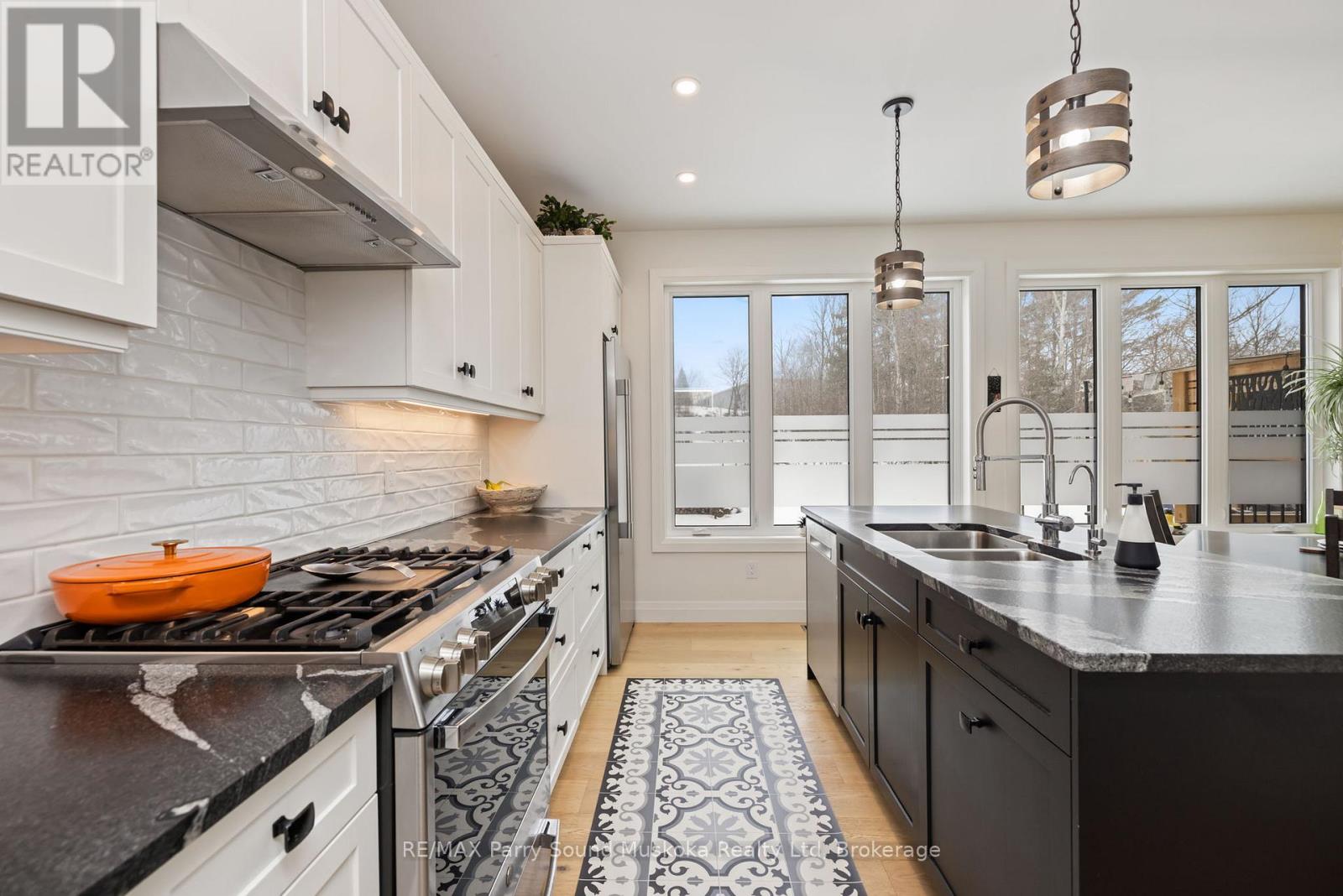 44 Dennis Drive, Parry Sound, Ontario  P2A 0E6 - Photo 6 - X12890258