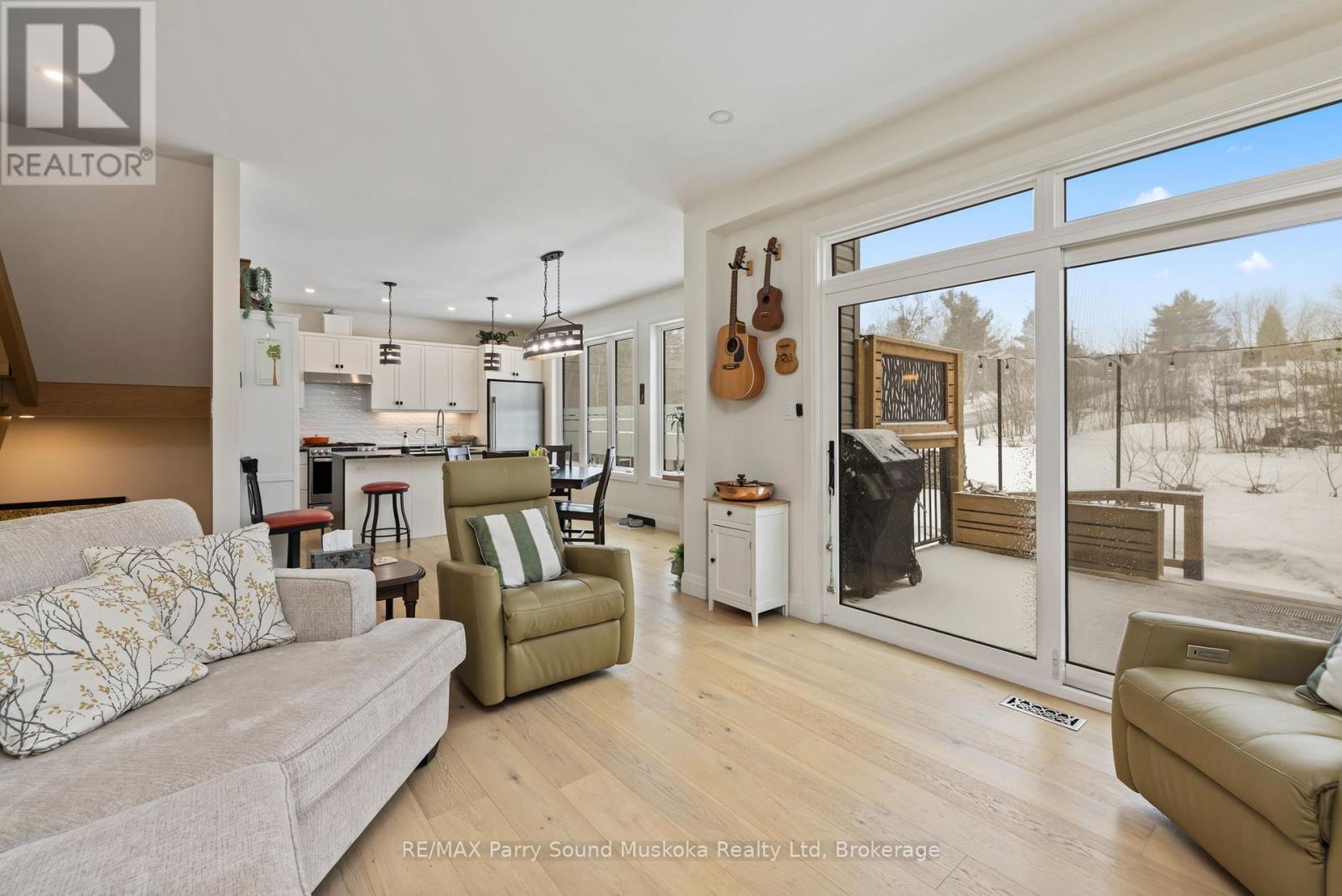 44 Dennis Drive, Parry Sound, Ontario  P2A 0E6 - Photo 9 - X12890258