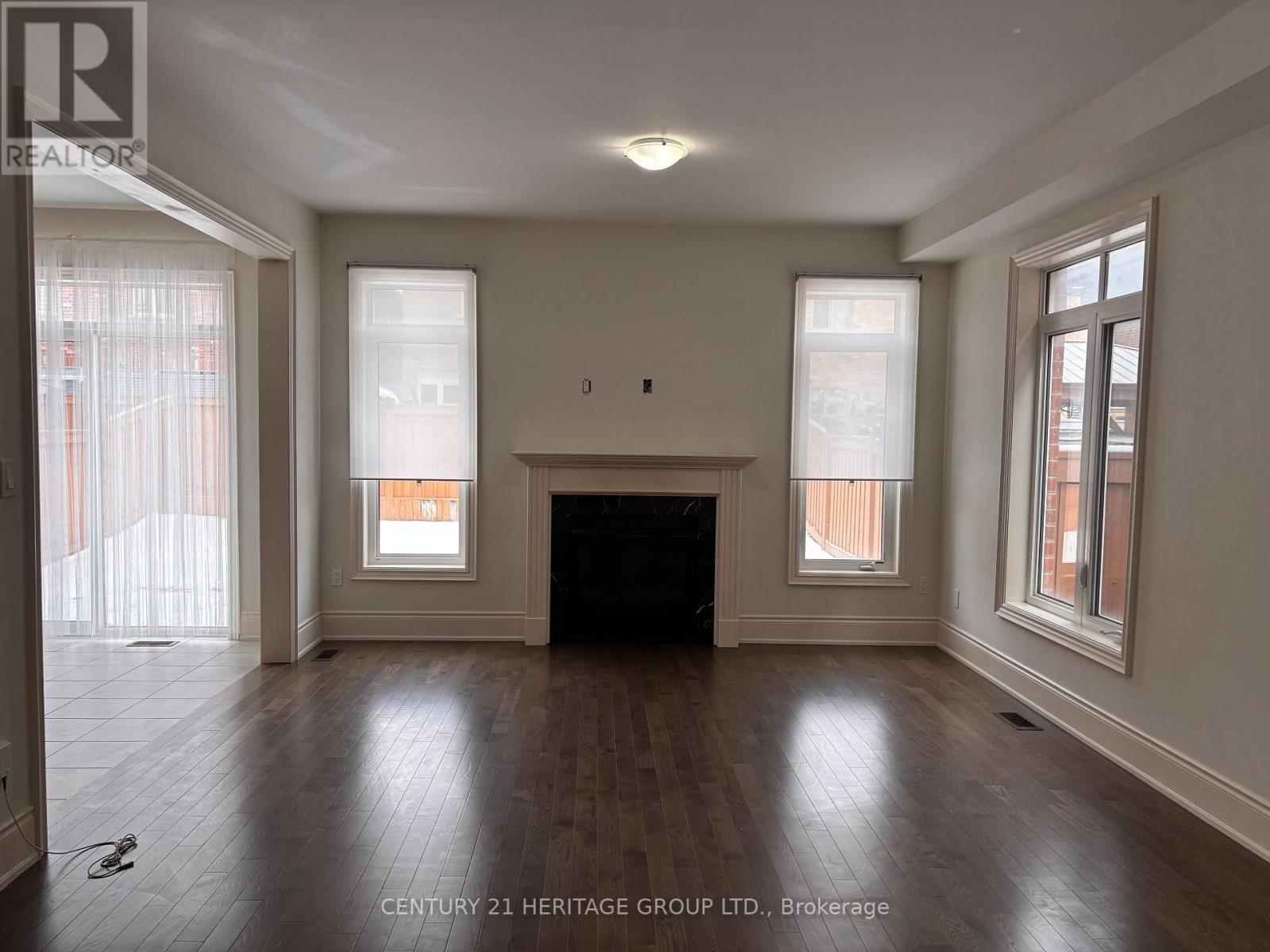 55 Lewis Avenue, Bradford West Gwillimbury, Ontario  L3Z 0X1 - Photo 4 - N12890296