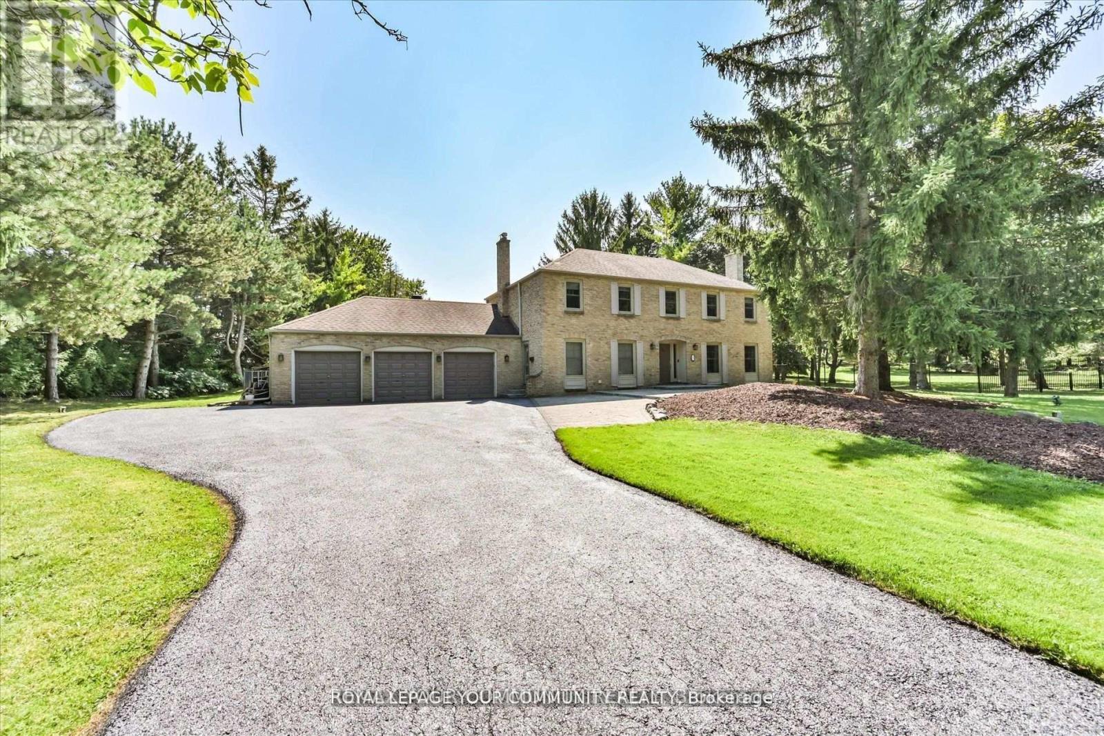 7 Skyview Lane, Aurora, Ontario  L4G 6W5 - Photo 2 - N12890322