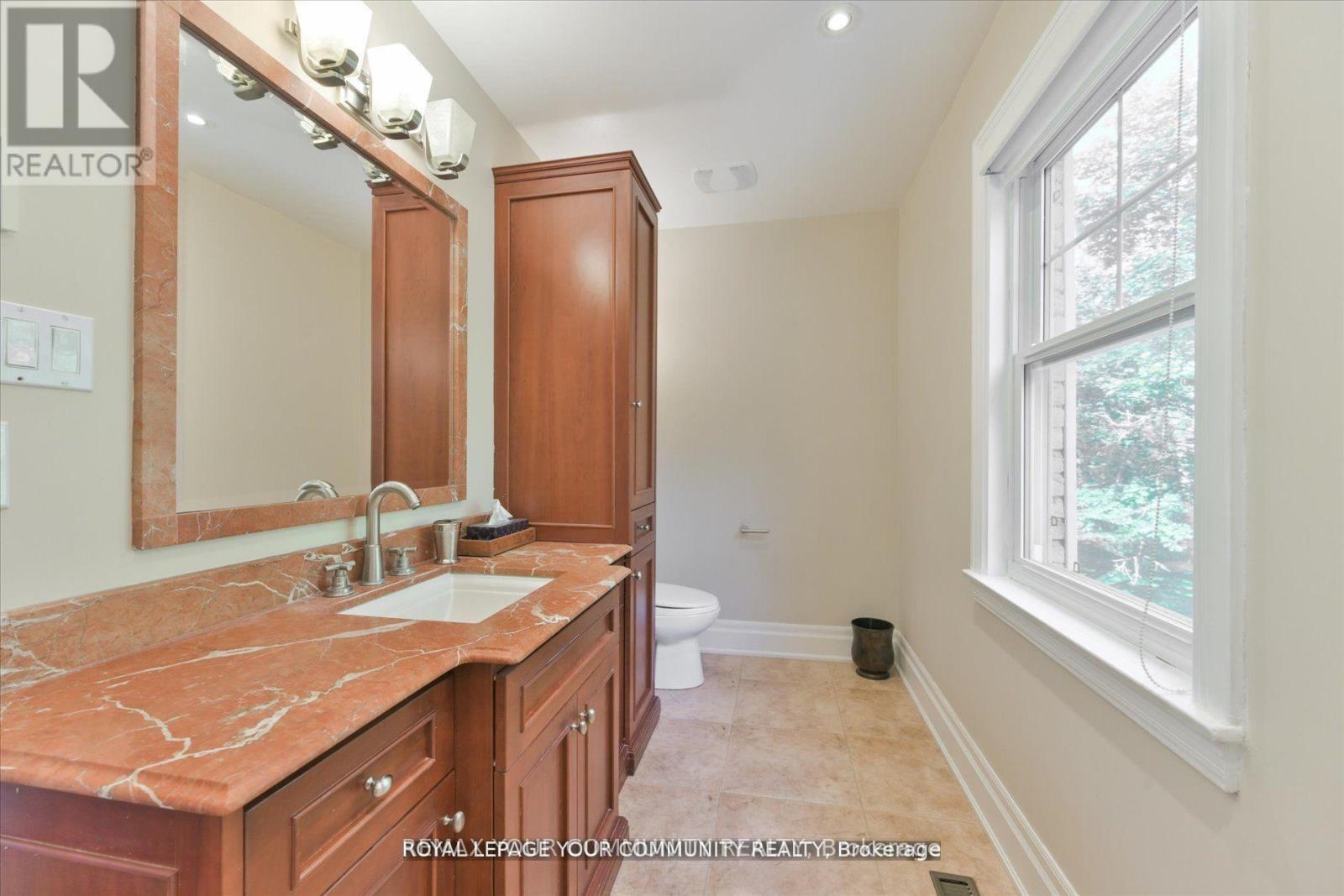 7 Skyview Lane, Aurora, Ontario  L4G 6W5 - Photo 29 - N12890322