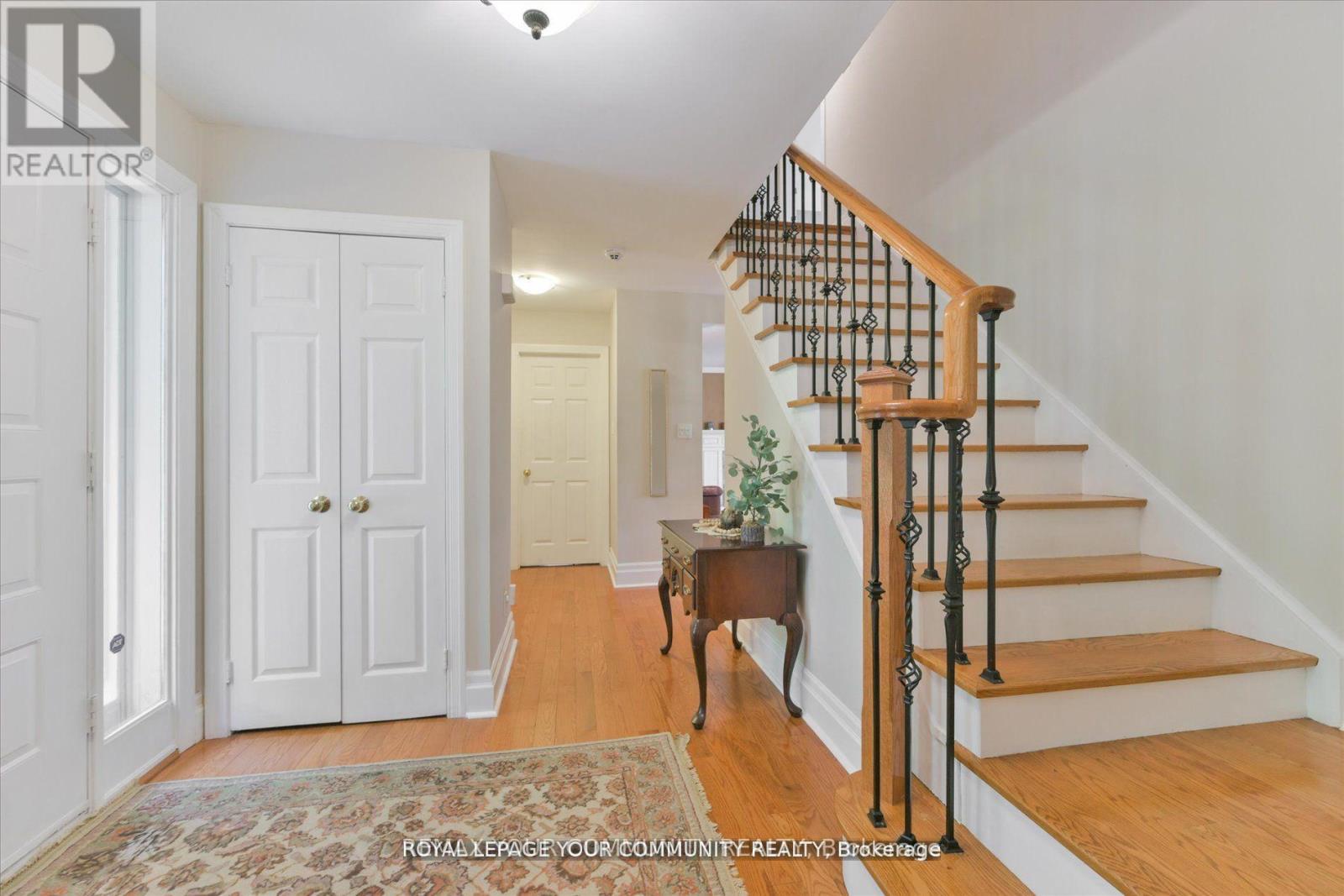 7 Skyview Lane, Aurora, Ontario  L4G 6W5 - Photo 5 - N12890322