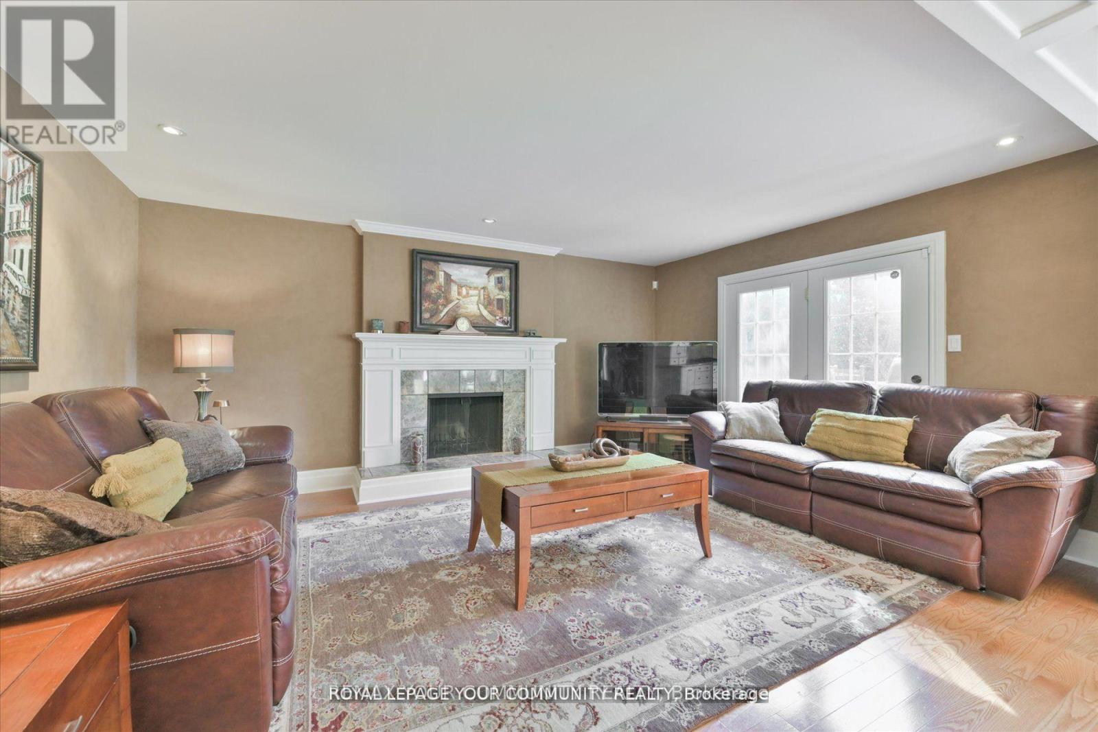 7 Skyview Lane, Aurora, Ontario  L4G 6W5 - Photo 8 - N12890322