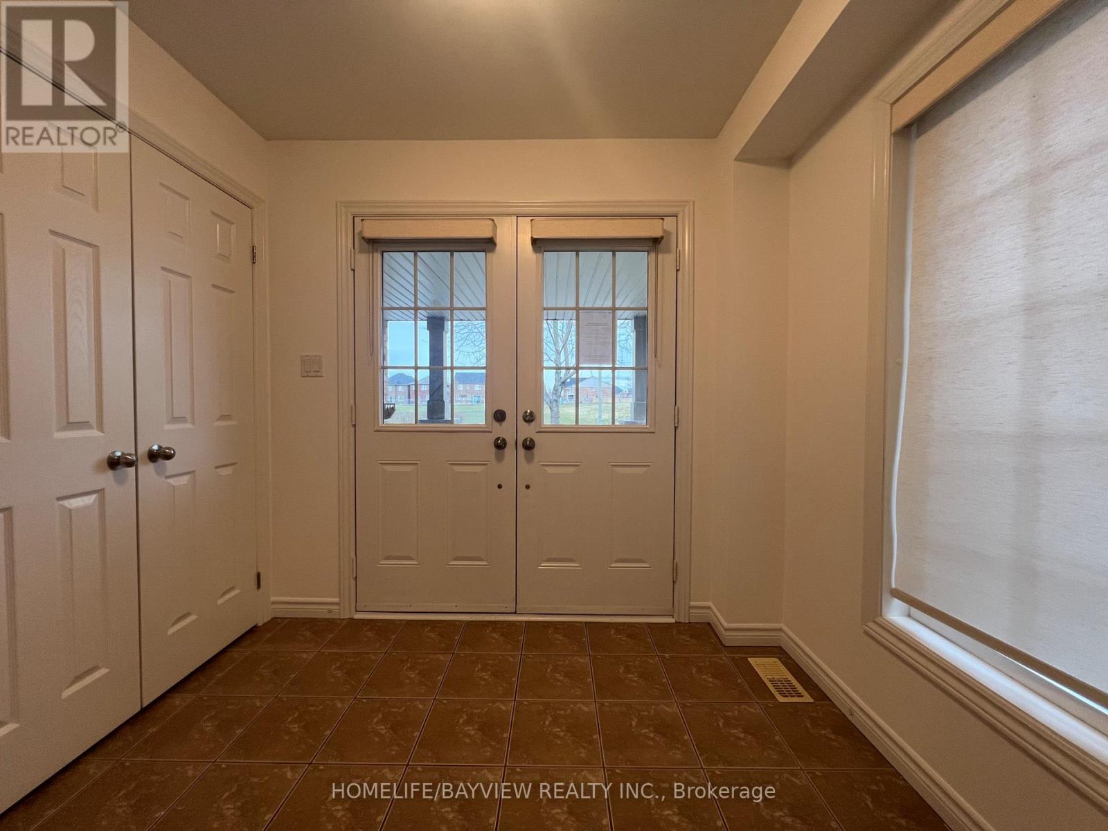 629 Autumnwood Trail, Oshawa, Ontario  L1K 3A9 - Photo 2 - E12884078