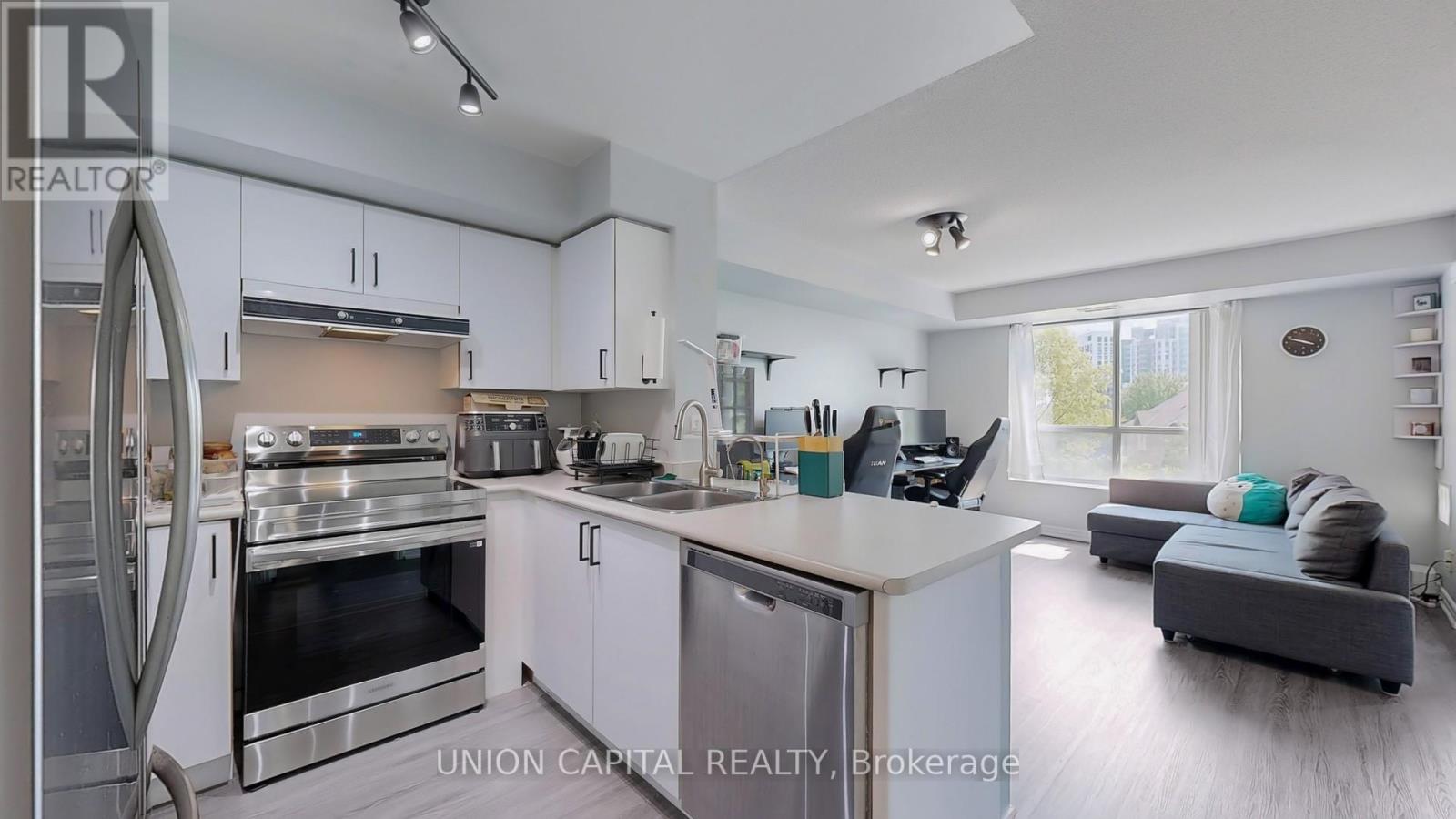 217 - 3 Ellesmere Street, Richmond Hill, Ontario  L4B 4N2 - Photo 6 - N12778520