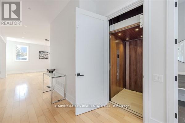 3279 Lakeshore Road, Burlington, Ontario  L7N 1A7 - Photo 4 - W12890228