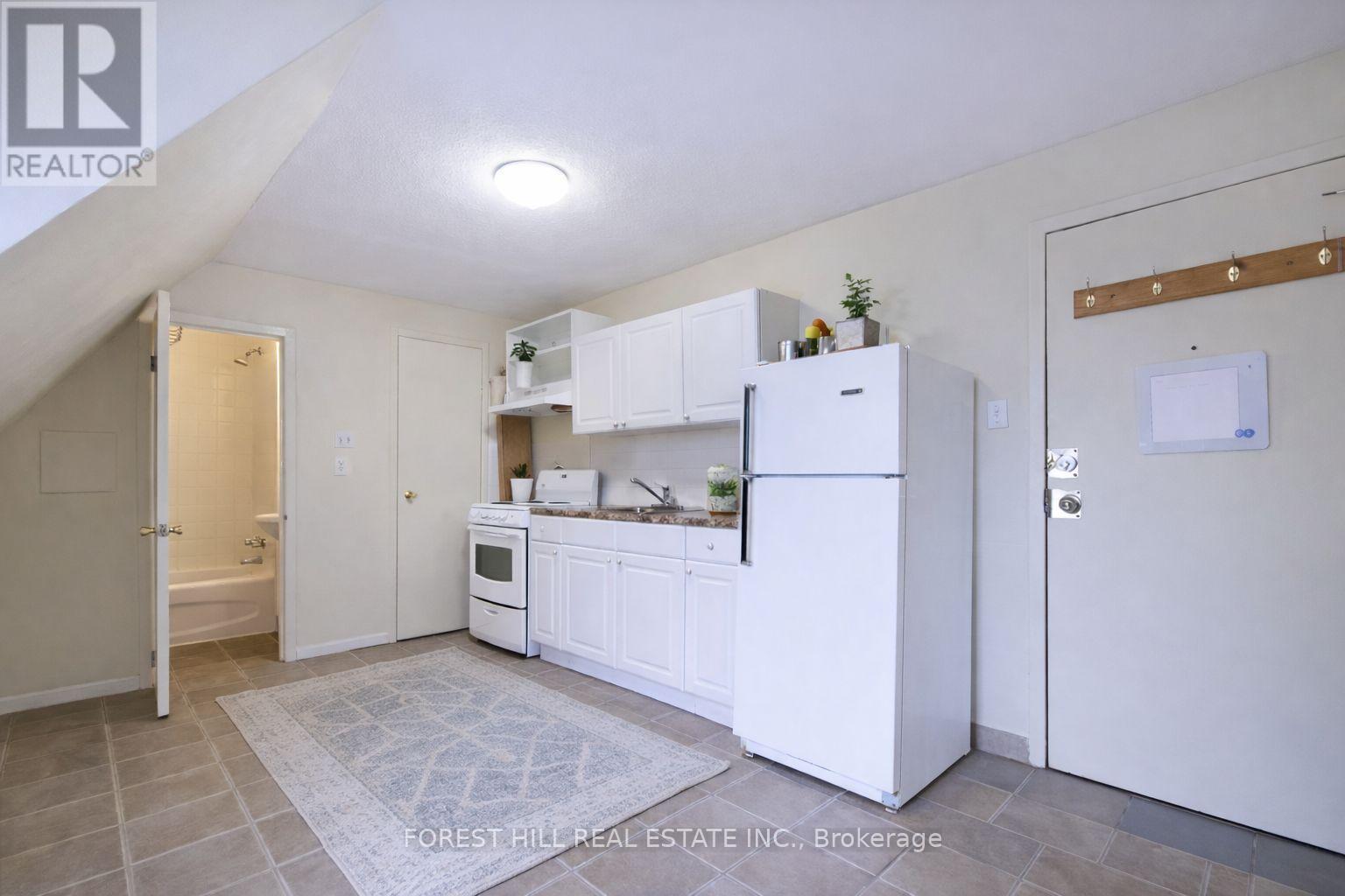 57 Cowan Avenue, Toronto, Ontario  M6K 2N1 - Photo 7 - W12890260