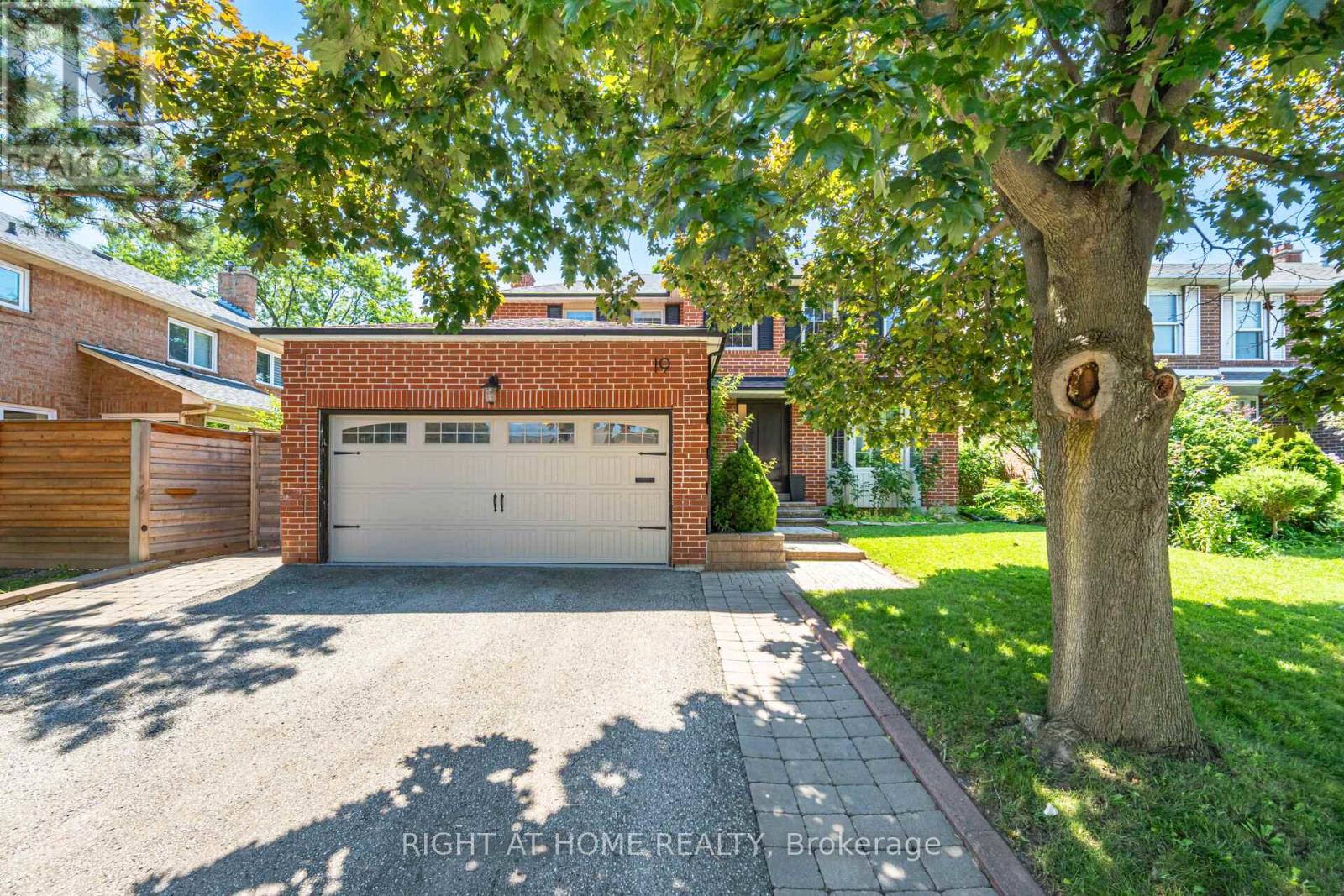 19 TALGARTH ROAD, Toronto, Ontario