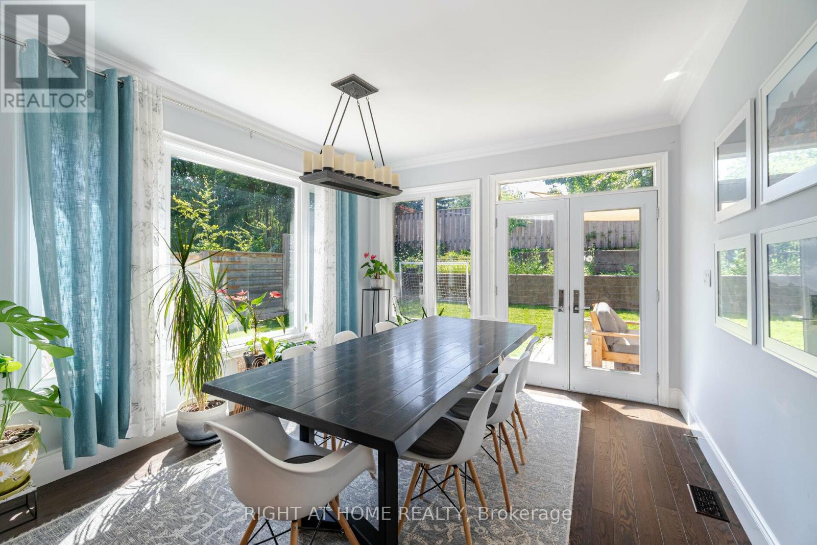 19 Talgarth Road, Toronto, Ontario  M9B 6H1 - Photo 11 - W12890272