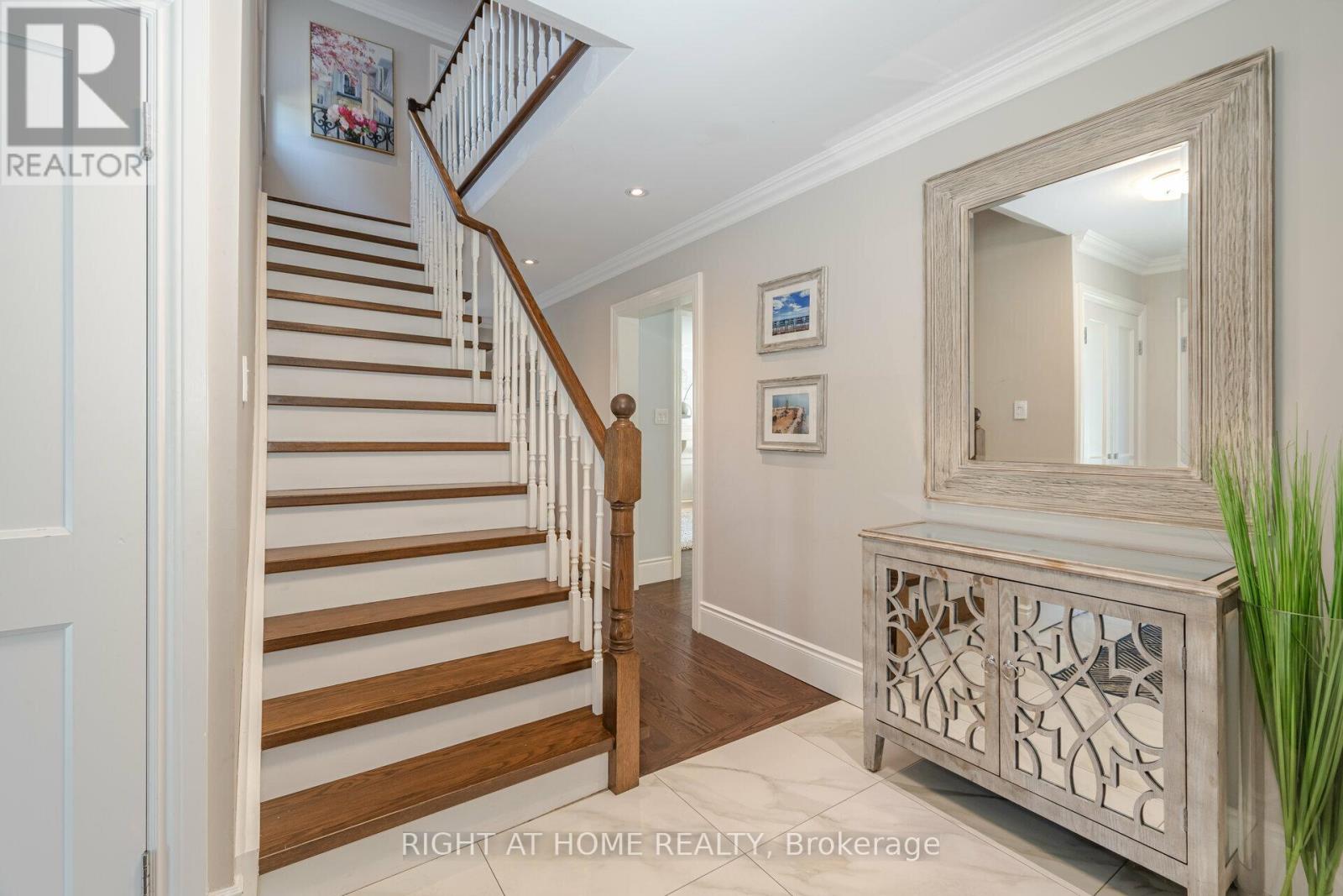 19 Talgarth Road, Toronto, Ontario  M9B 6H1 - Photo 15 - W12890272