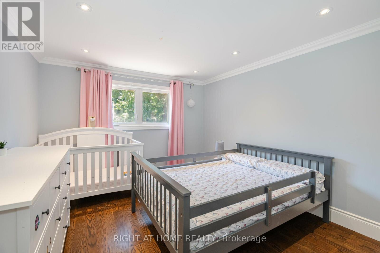 19 Talgarth Road, Toronto, Ontario  M9B 6H1 - Photo 18 - W12890272