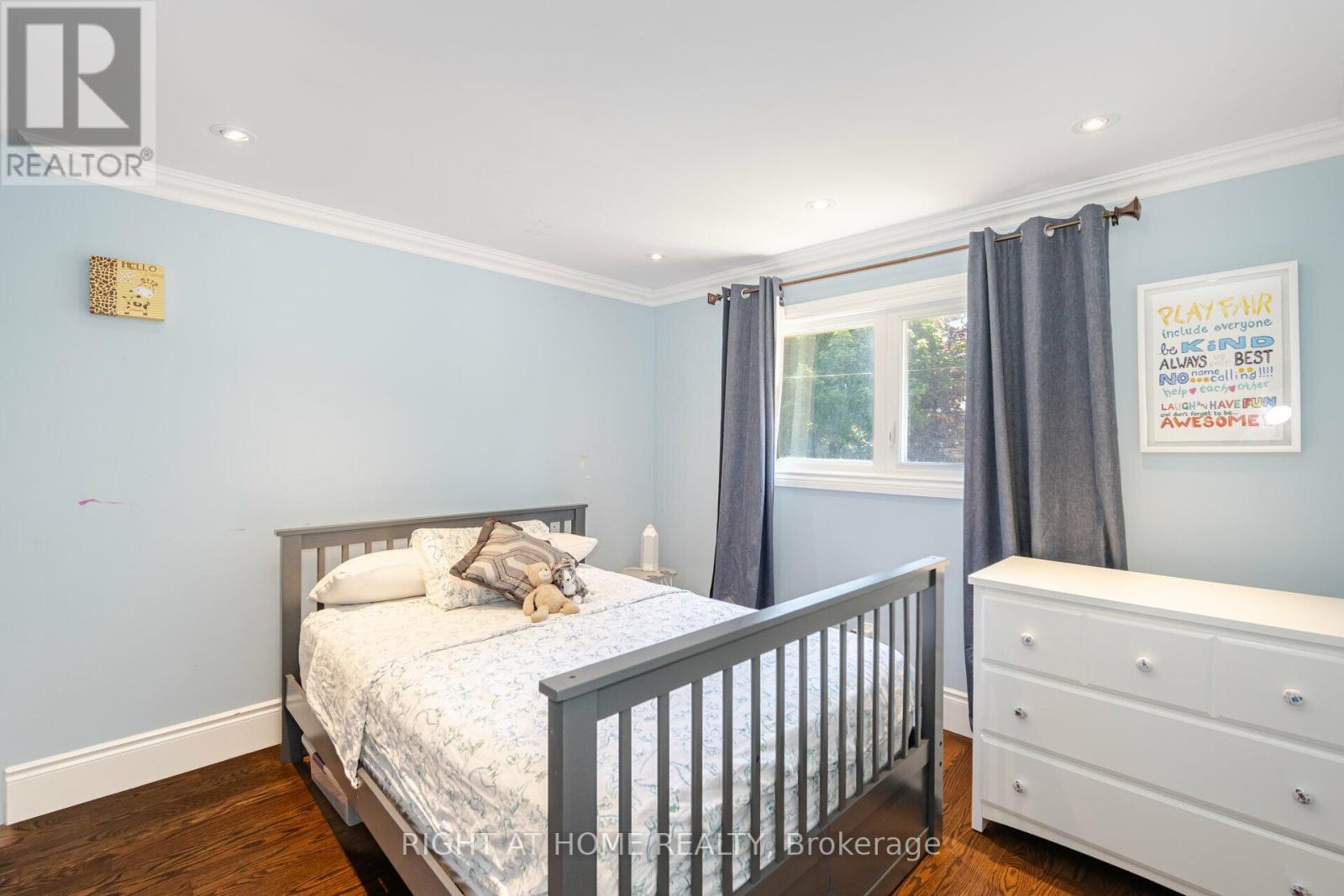 19 Talgarth Road, Toronto, Ontario  M9B 6H1 - Photo 19 - W12890272