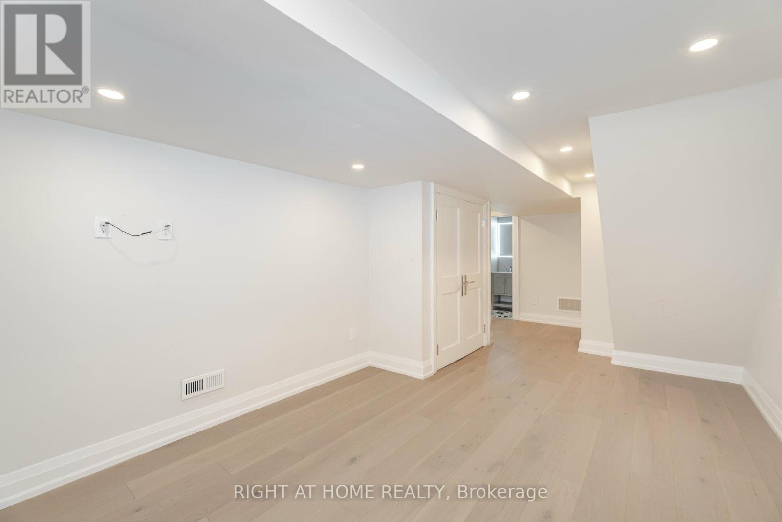 19 Talgarth Road, Toronto, Ontario  M9B 6H1 - Photo 24 - W12890272