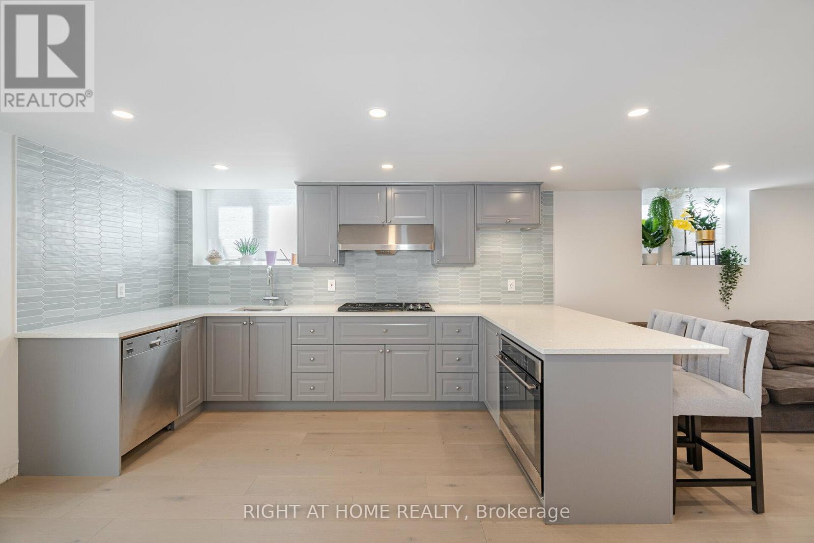 19 Talgarth Road, Toronto, Ontario  M9B 6H1 - Photo 27 - W12890272