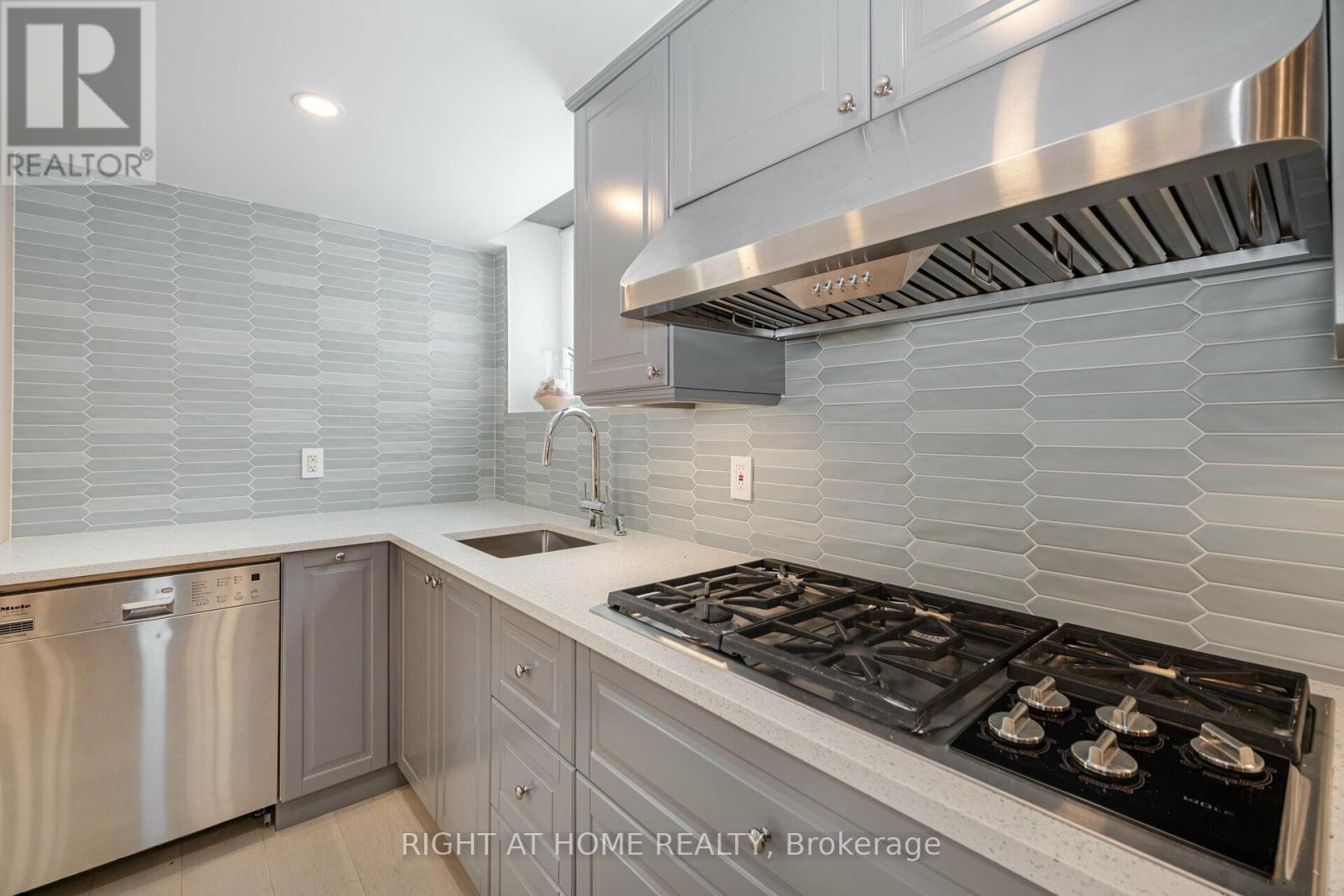 19 Talgarth Road, Toronto, Ontario  M9B 6H1 - Photo 28 - W12890272