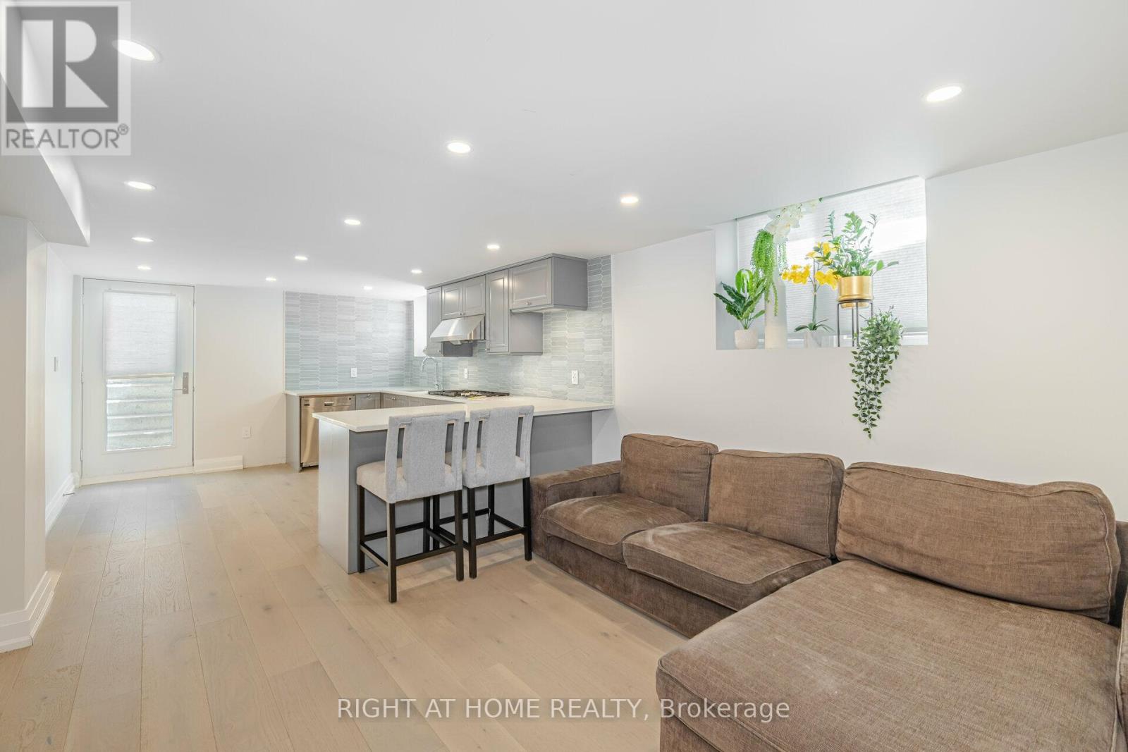 19 Talgarth Road, Toronto, Ontario  M9B 6H1 - Photo 30 - W12890272