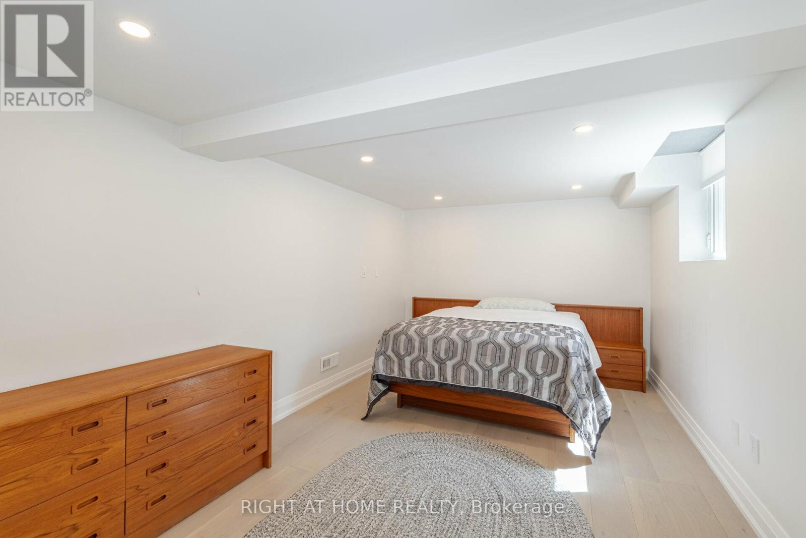 19 Talgarth Road, Toronto, Ontario  M9B 6H1 - Photo 31 - W12890272