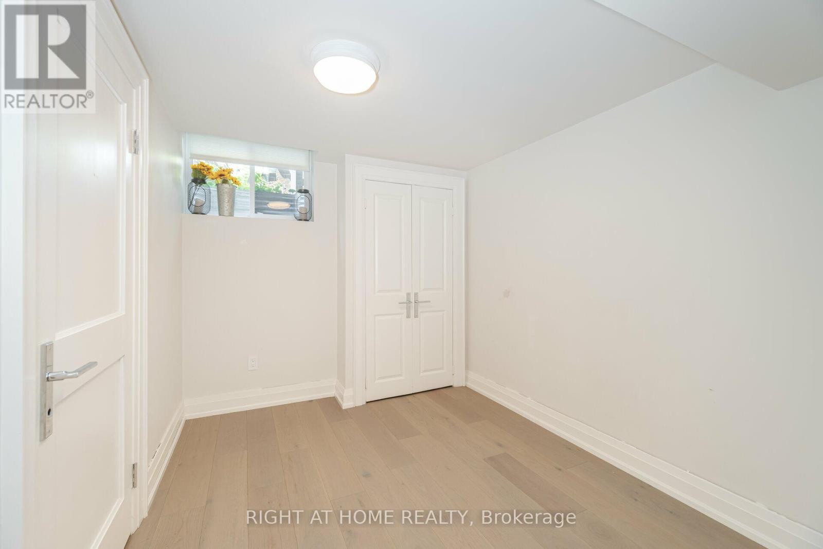 19 Talgarth Road, Toronto, Ontario  M9B 6H1 - Photo 32 - W12890272