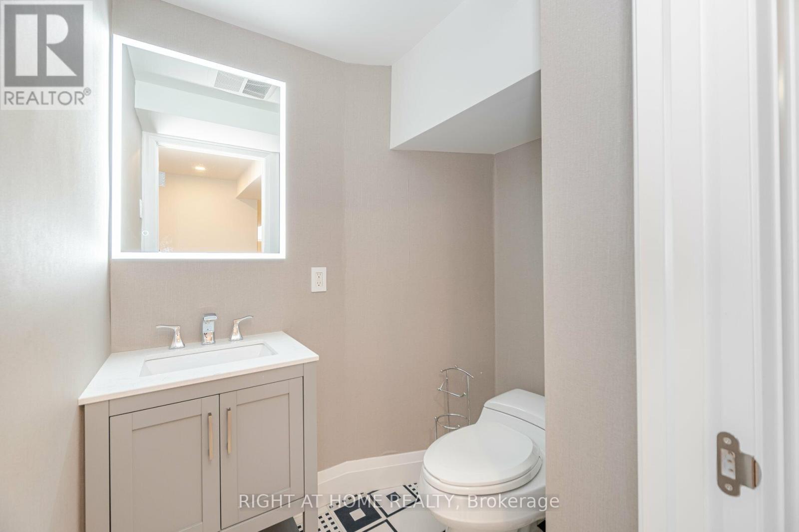 19 Talgarth Road, Toronto, Ontario  M9B 6H1 - Photo 35 - W12890272