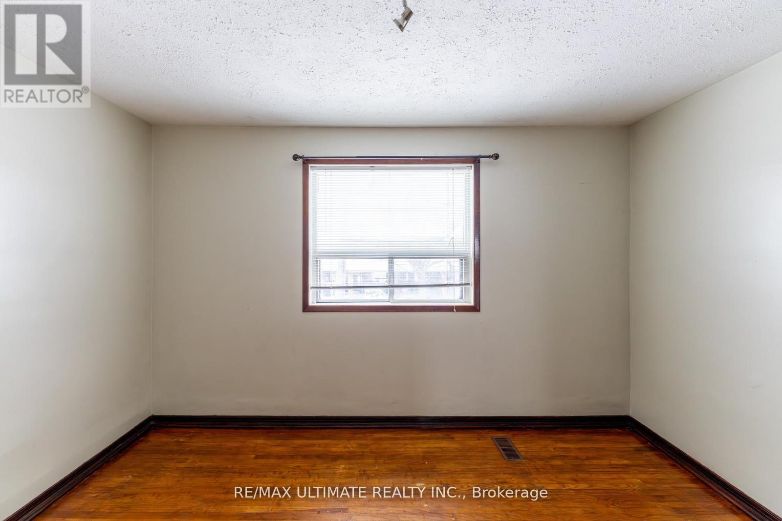 120 Rosethorn Avenue W, Toronto, Ontario  M6N 3L1 - Photo 18 - W12890278