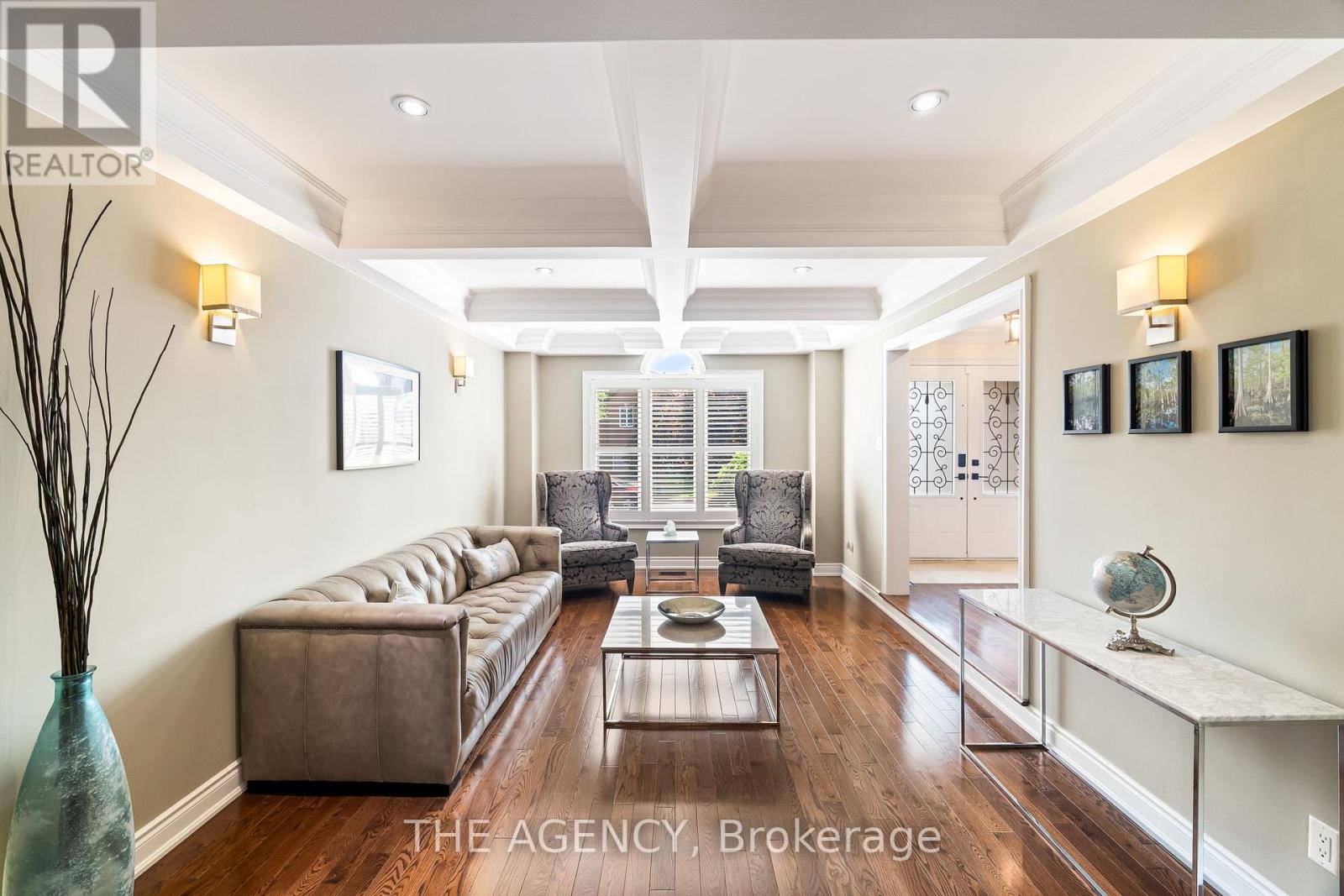 7 Stonegate Drive, Brampton, Ontario  L6Z 3L7 - Photo 4 - W12890318