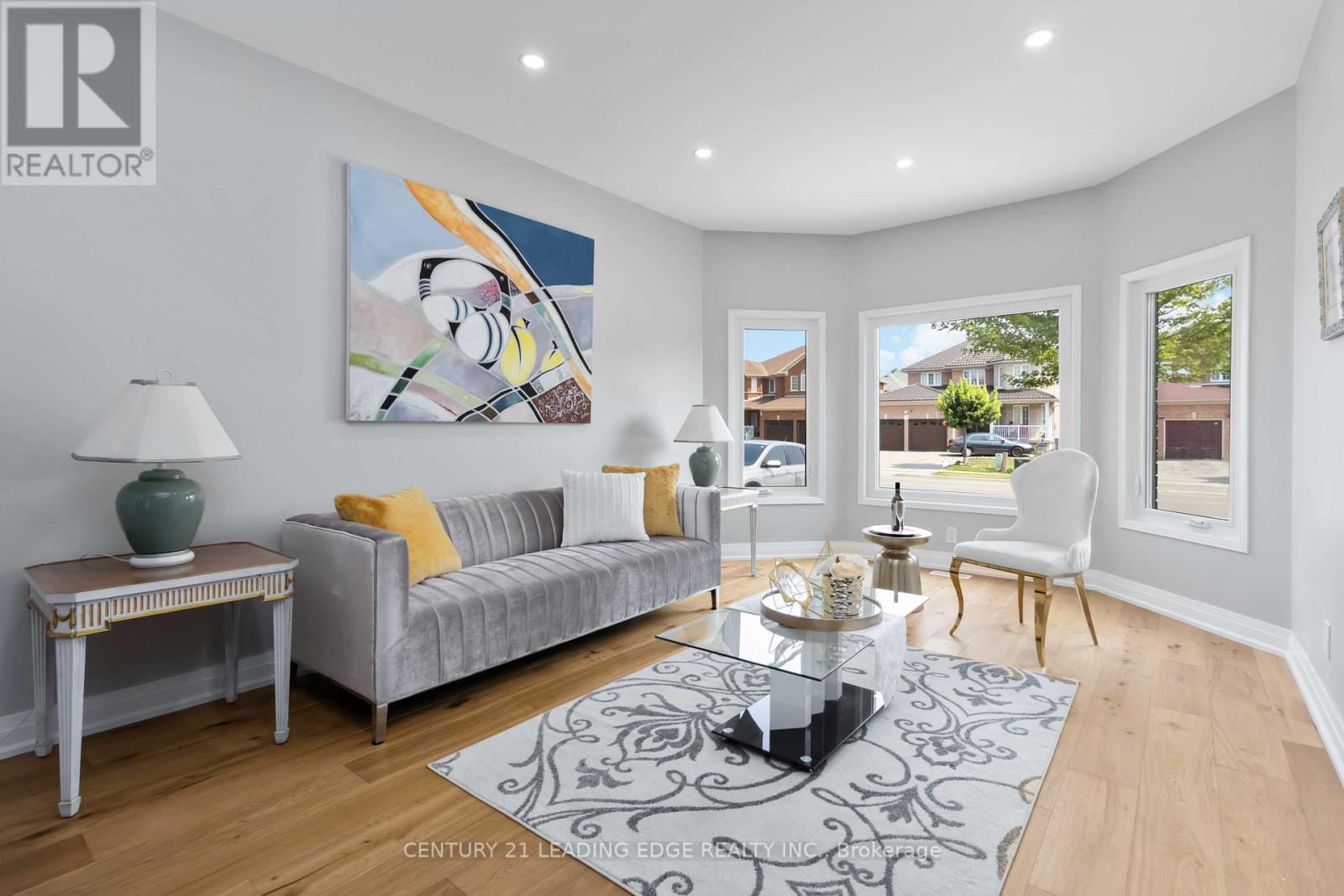 286 Fernforest Drive, Brampton, Ontario  L6R 1B6 - Photo 4 - W12890320