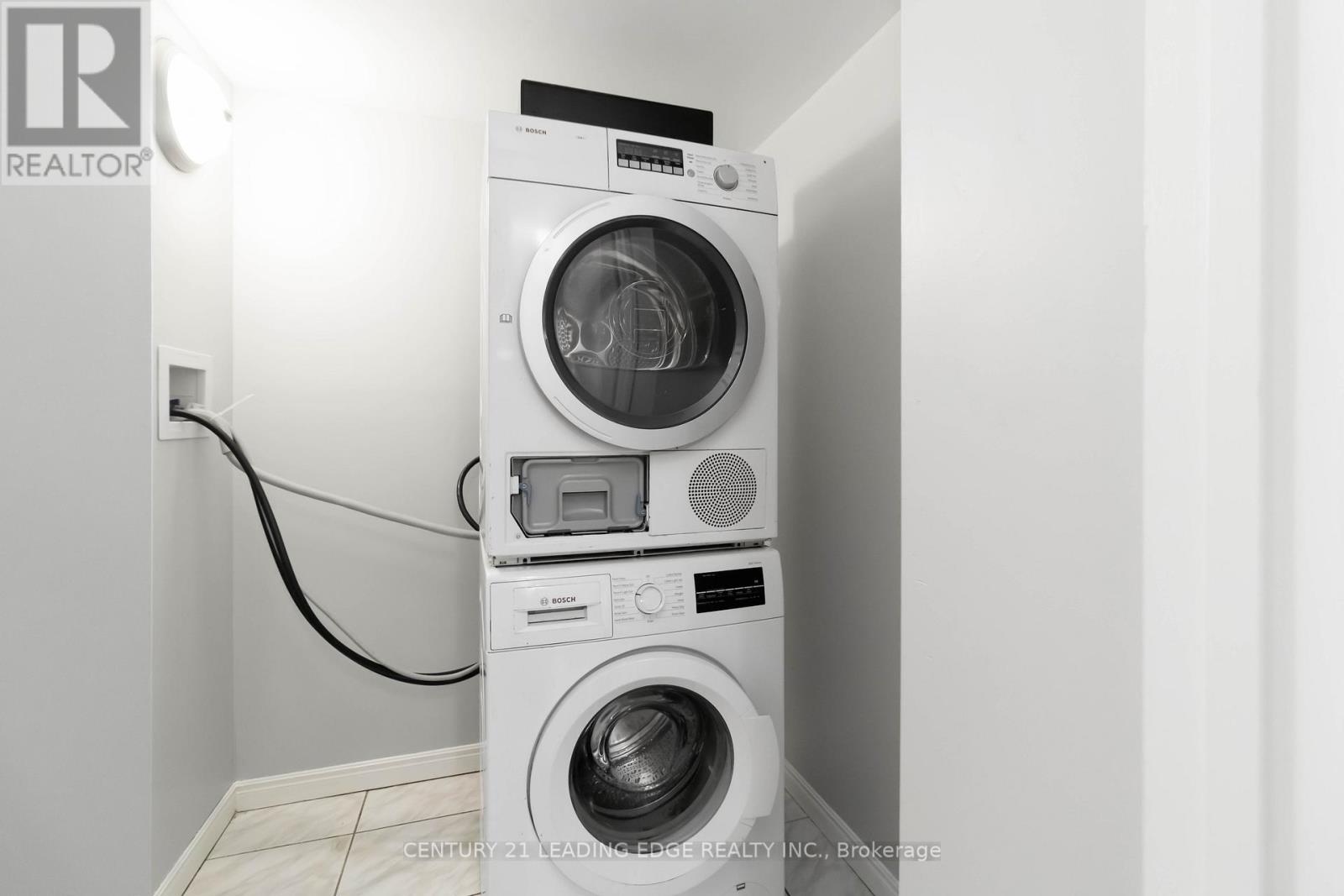 286 Fernforest Drive, Brampton, Ontario  L6R 1B6 - Photo 48 - W12890320