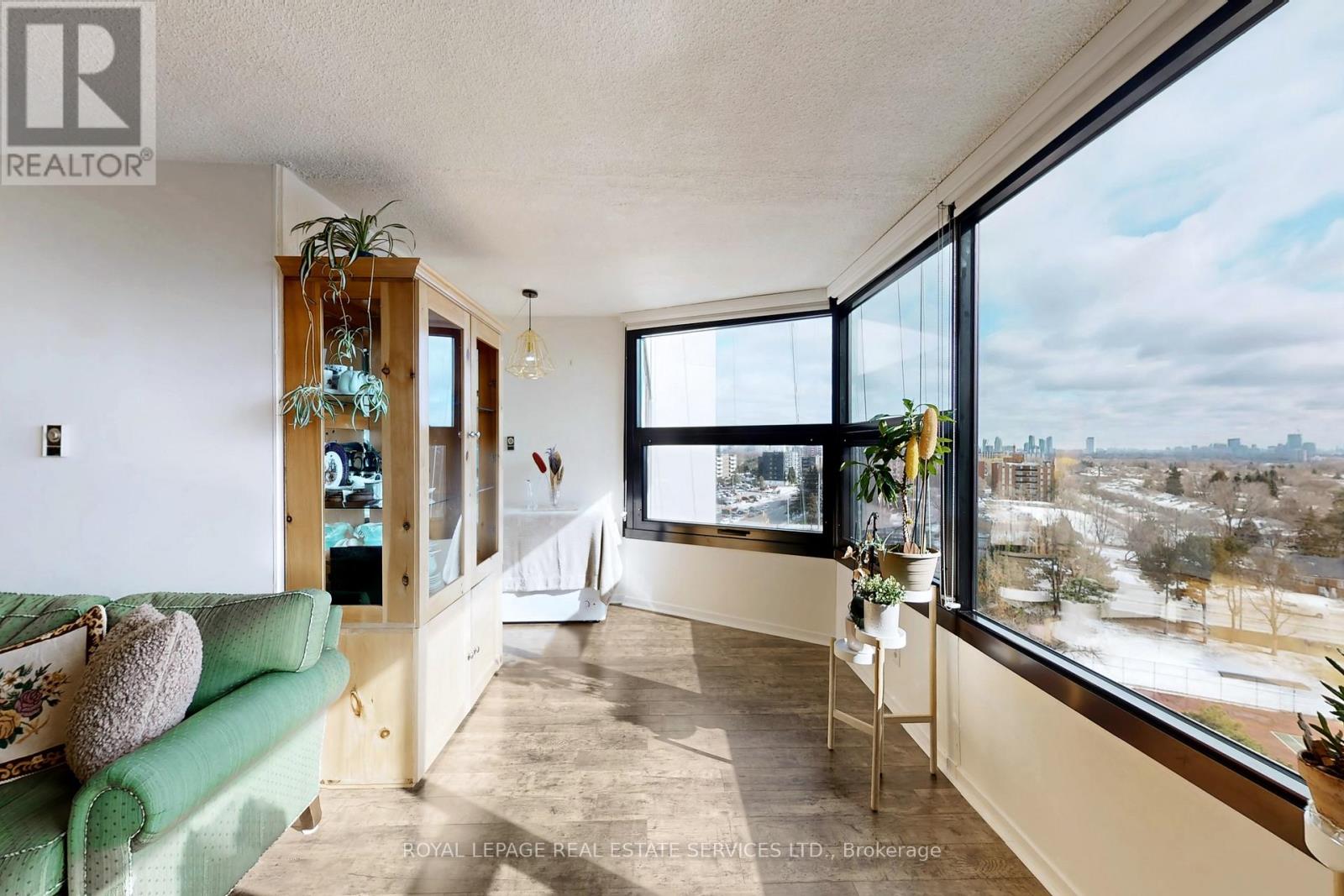 1005 - 1300 Bloor Street, Mississauga, Ontario  L4Y 3Z2 - Photo 12 - W12890344